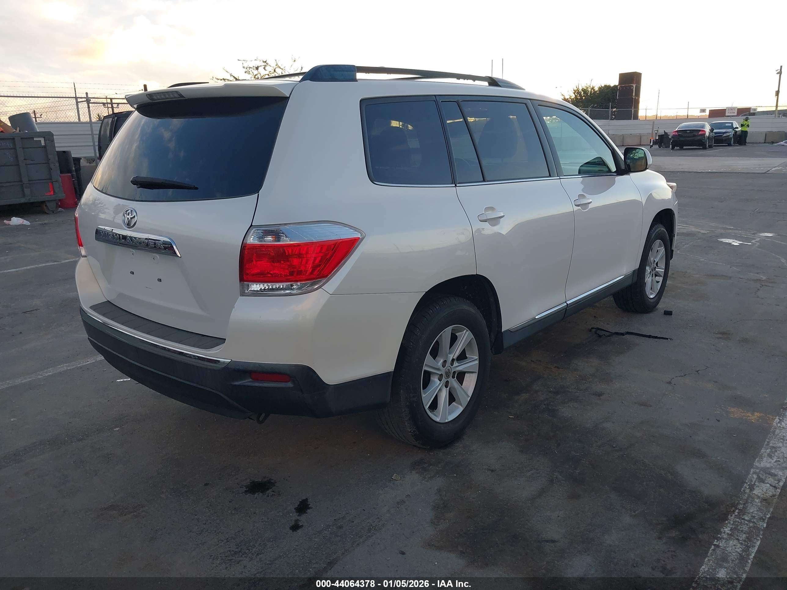 TOYOTA HIGHLANDER image 4