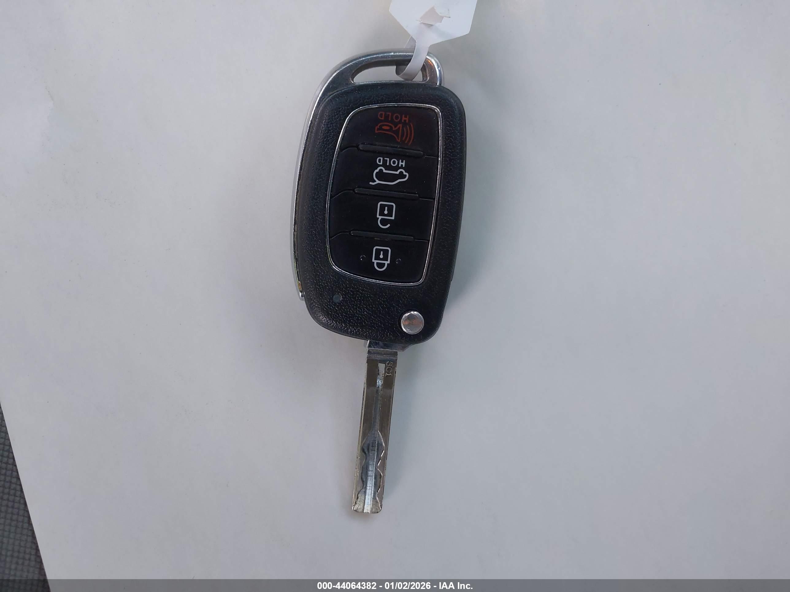 HYUNDAI TUCSON image 11