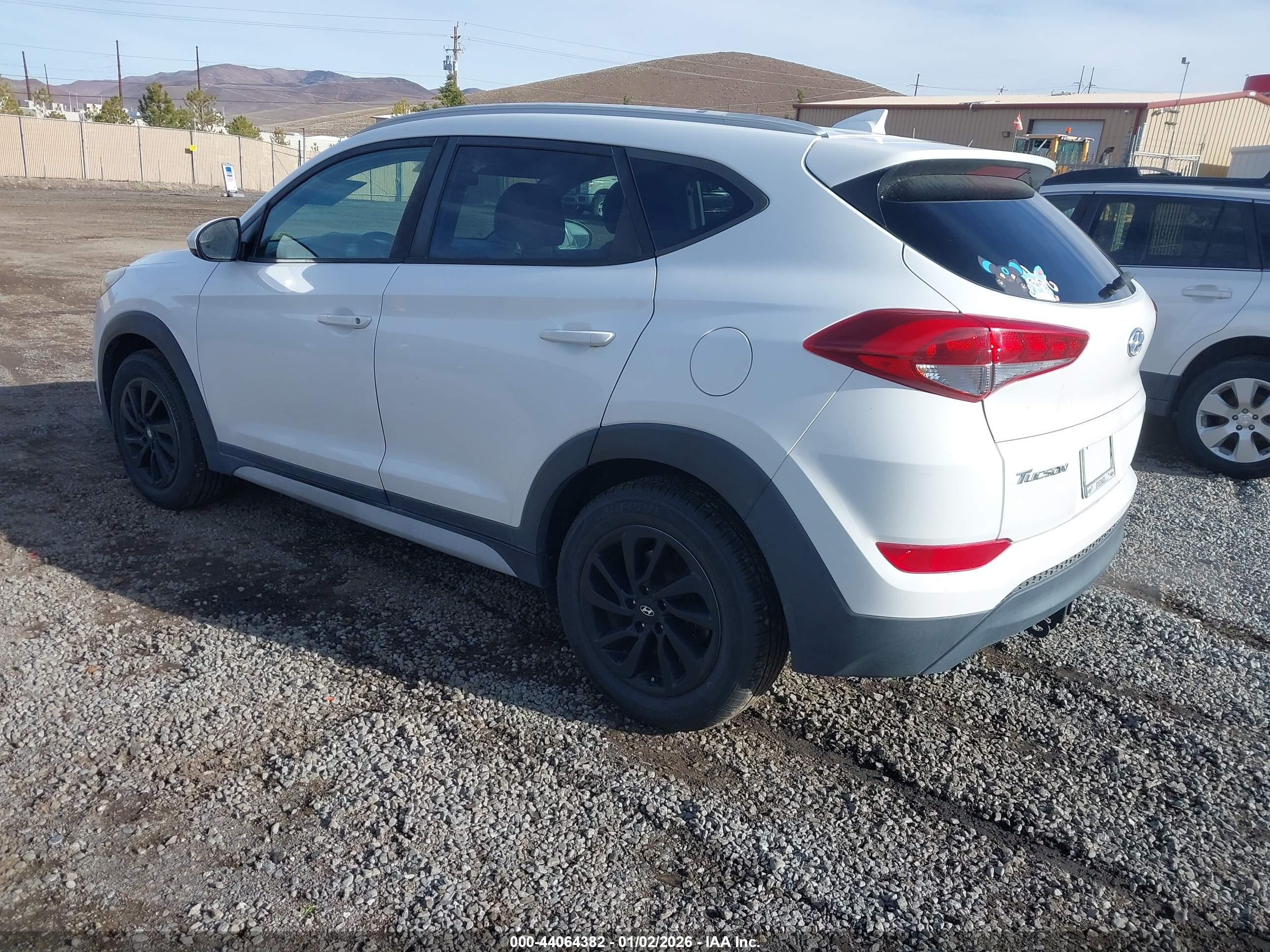 HYUNDAI TUCSON image 3