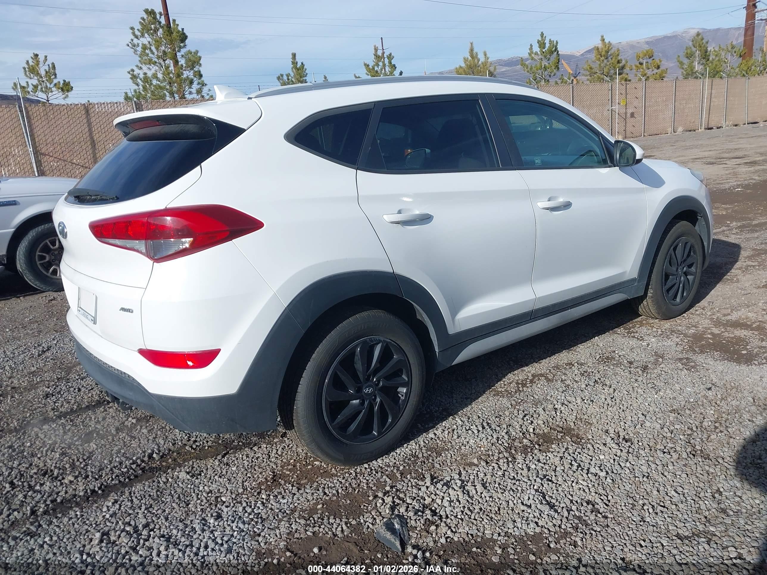 HYUNDAI TUCSON image 4