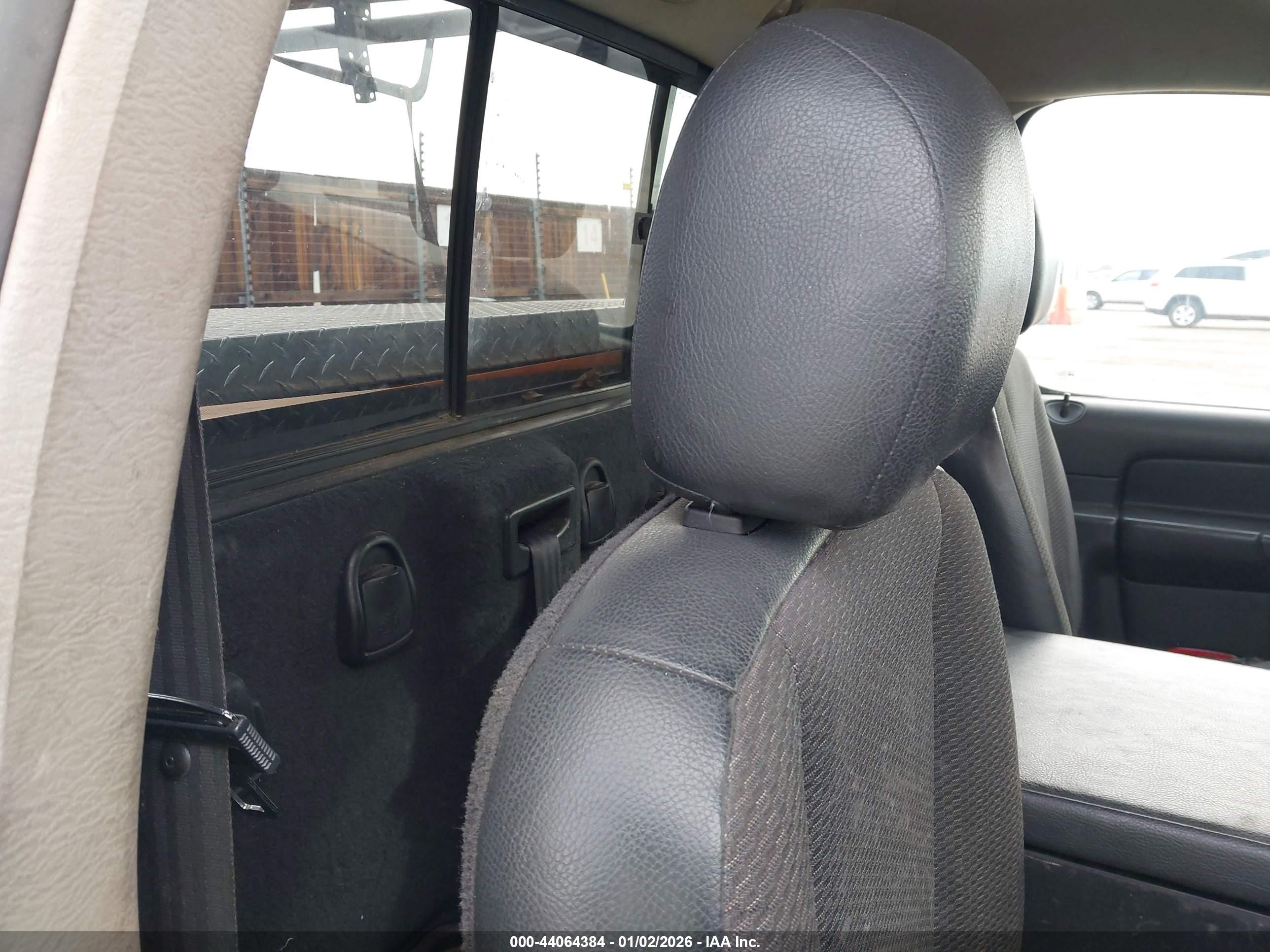 DODGE RAM image 8
