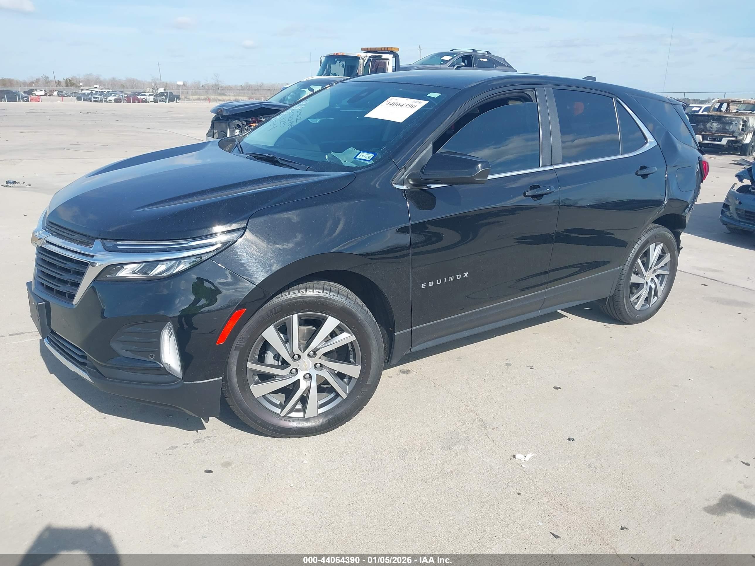CHEVROLET EQUINOX image 2