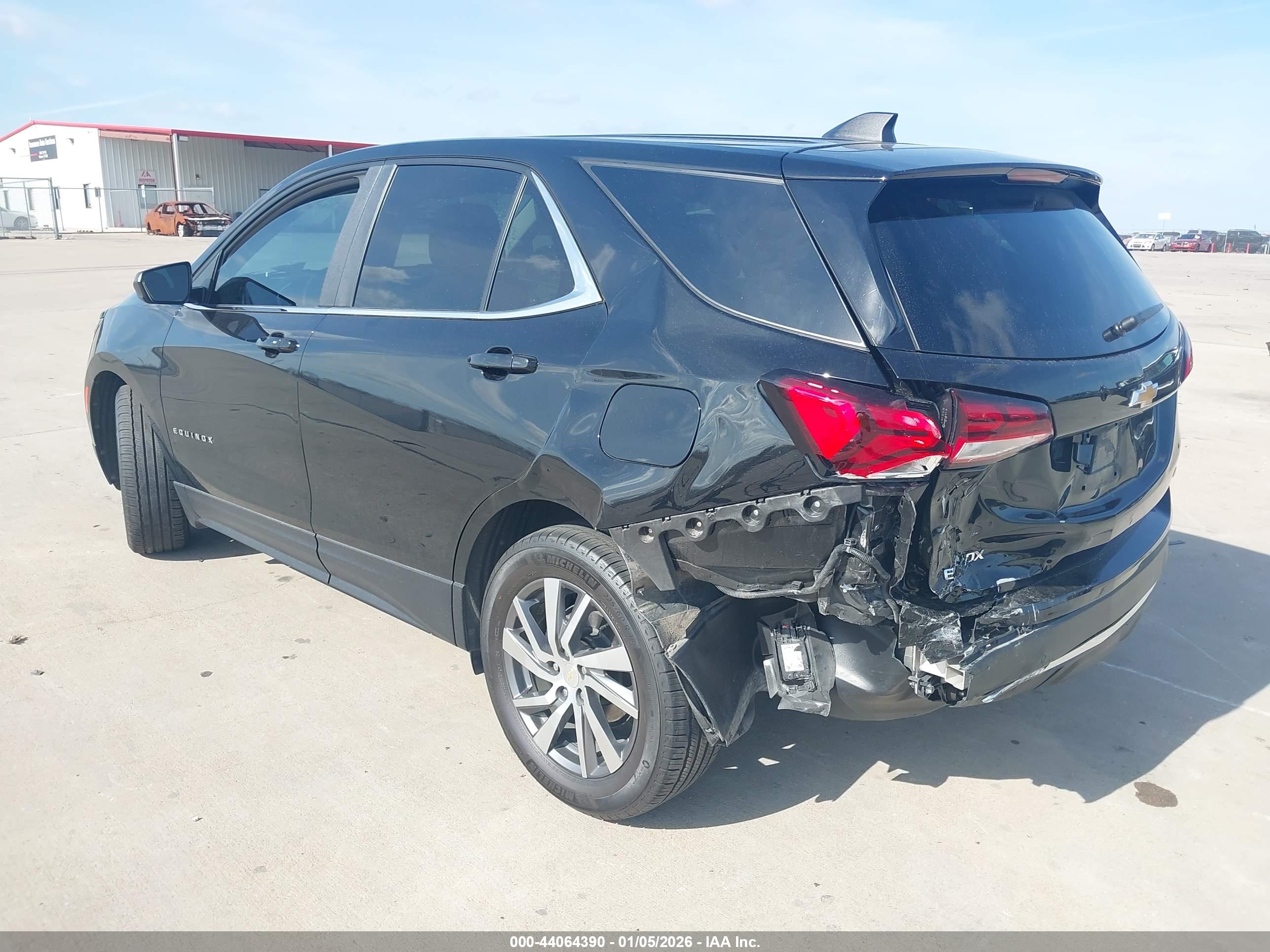 CHEVROLET EQUINOX image 3