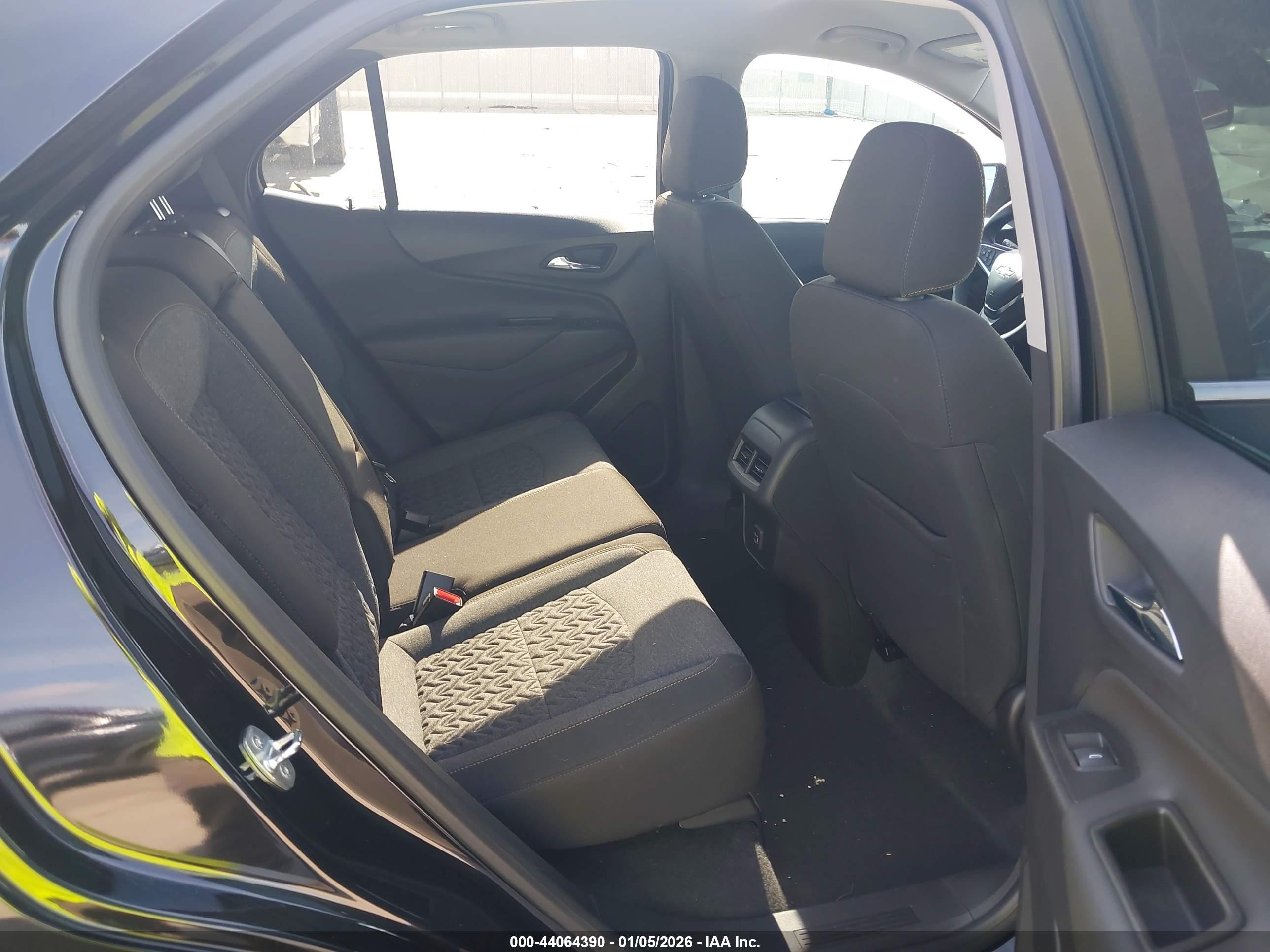 CHEVROLET EQUINOX image 8