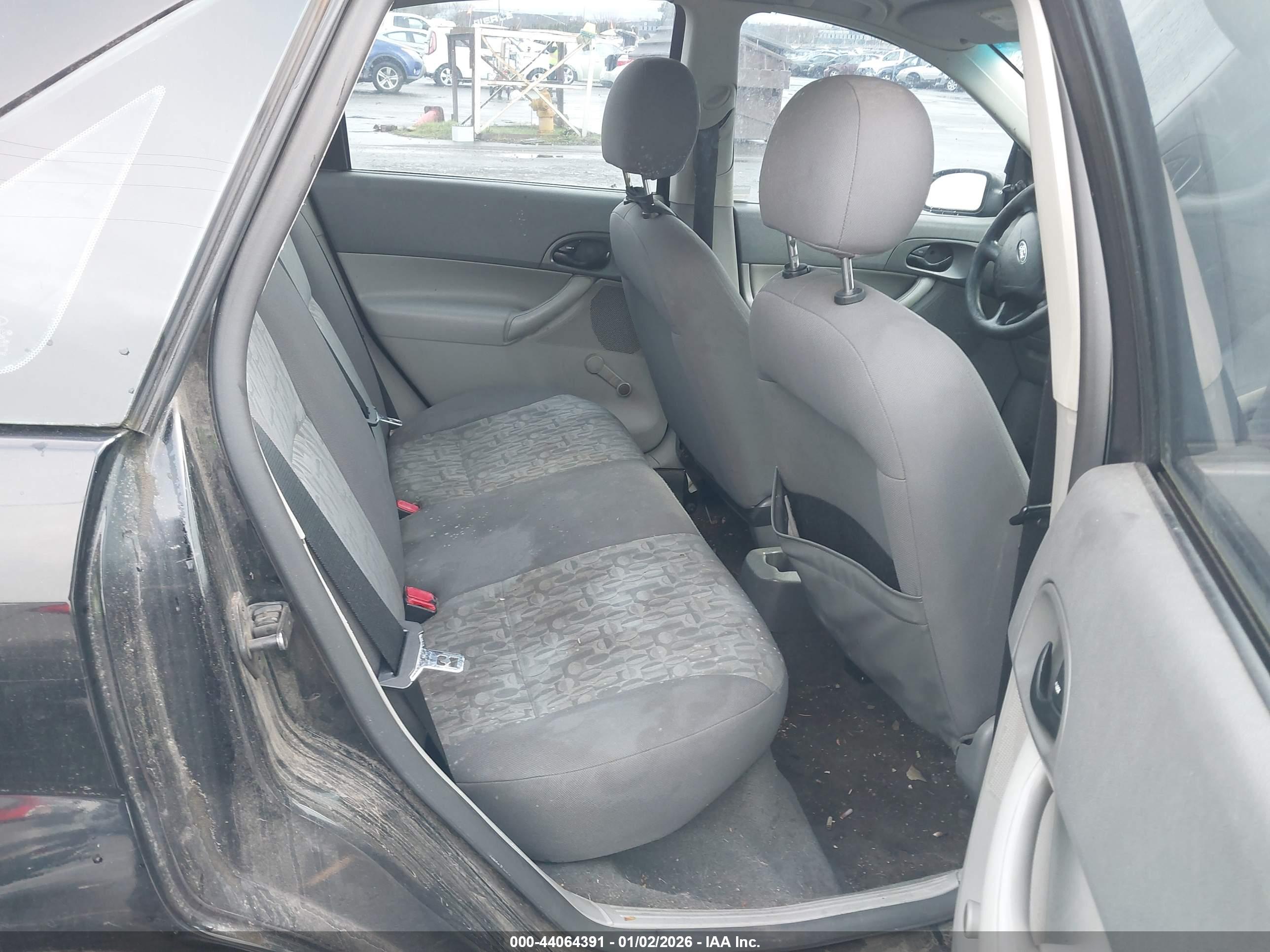 FORD FOCUS image 8