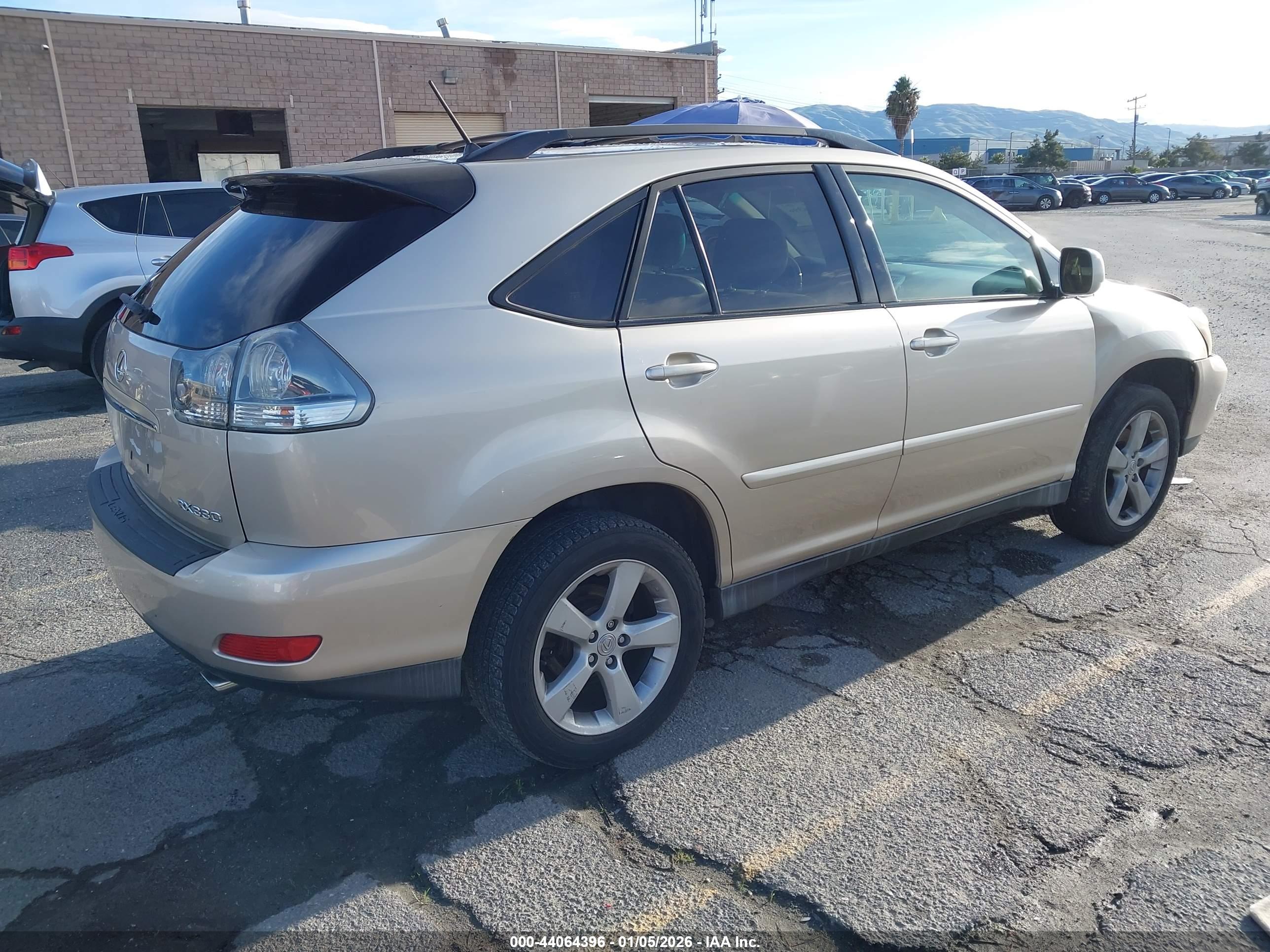 LEXUS RX image 4