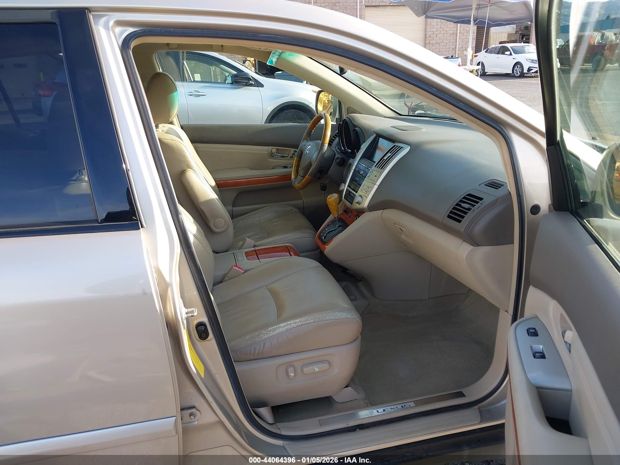 LEXUS RX image 5