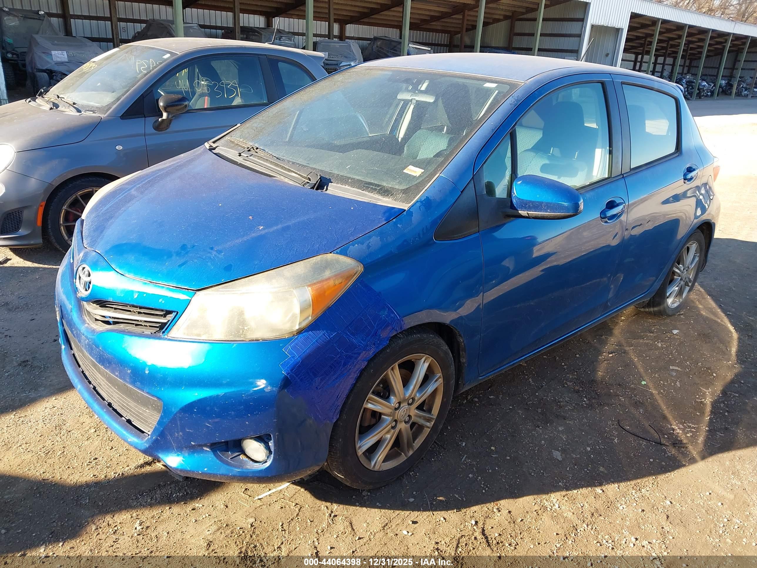 TOYOTA YARIS image 2