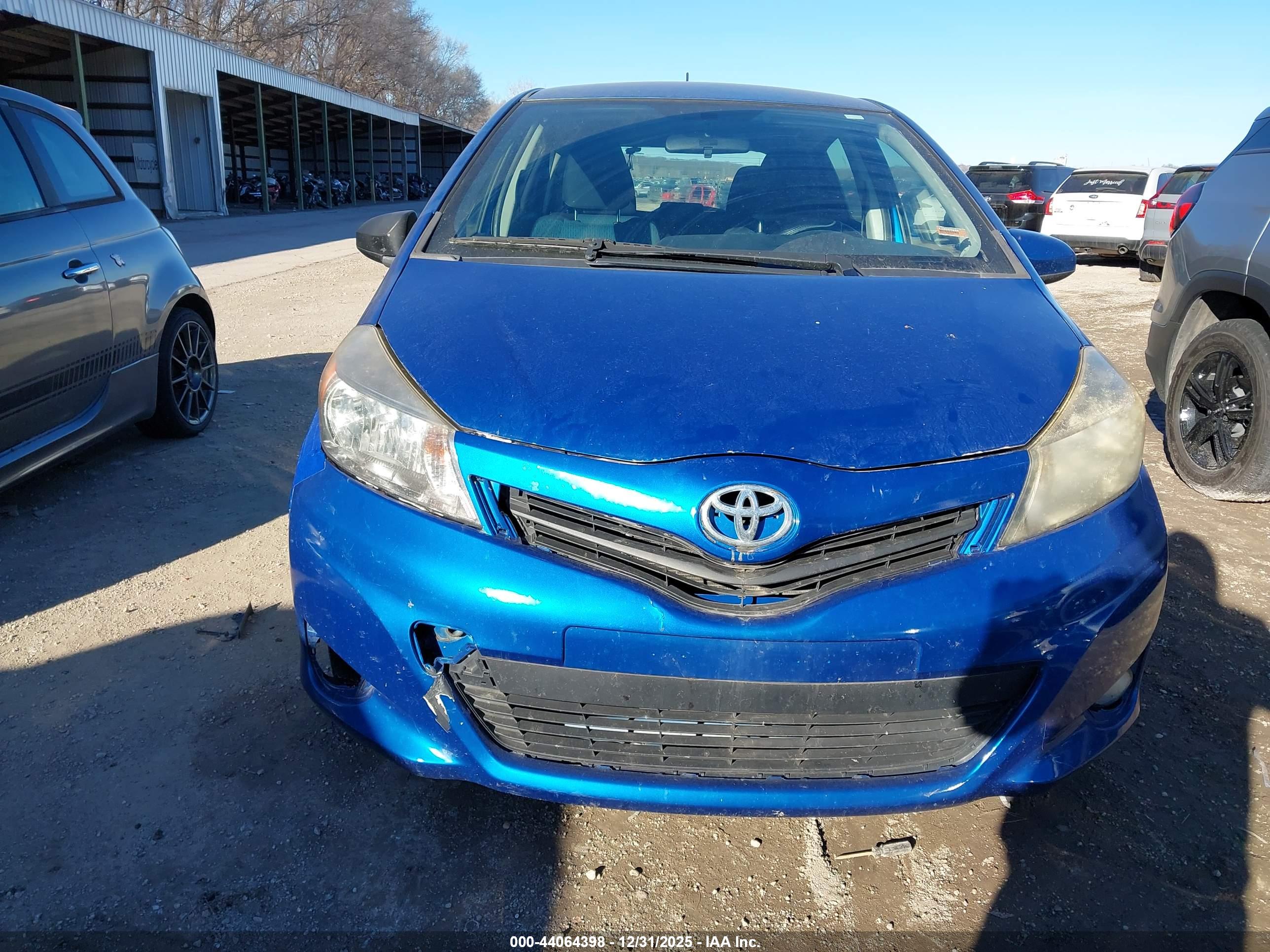 TOYOTA YARIS image 6