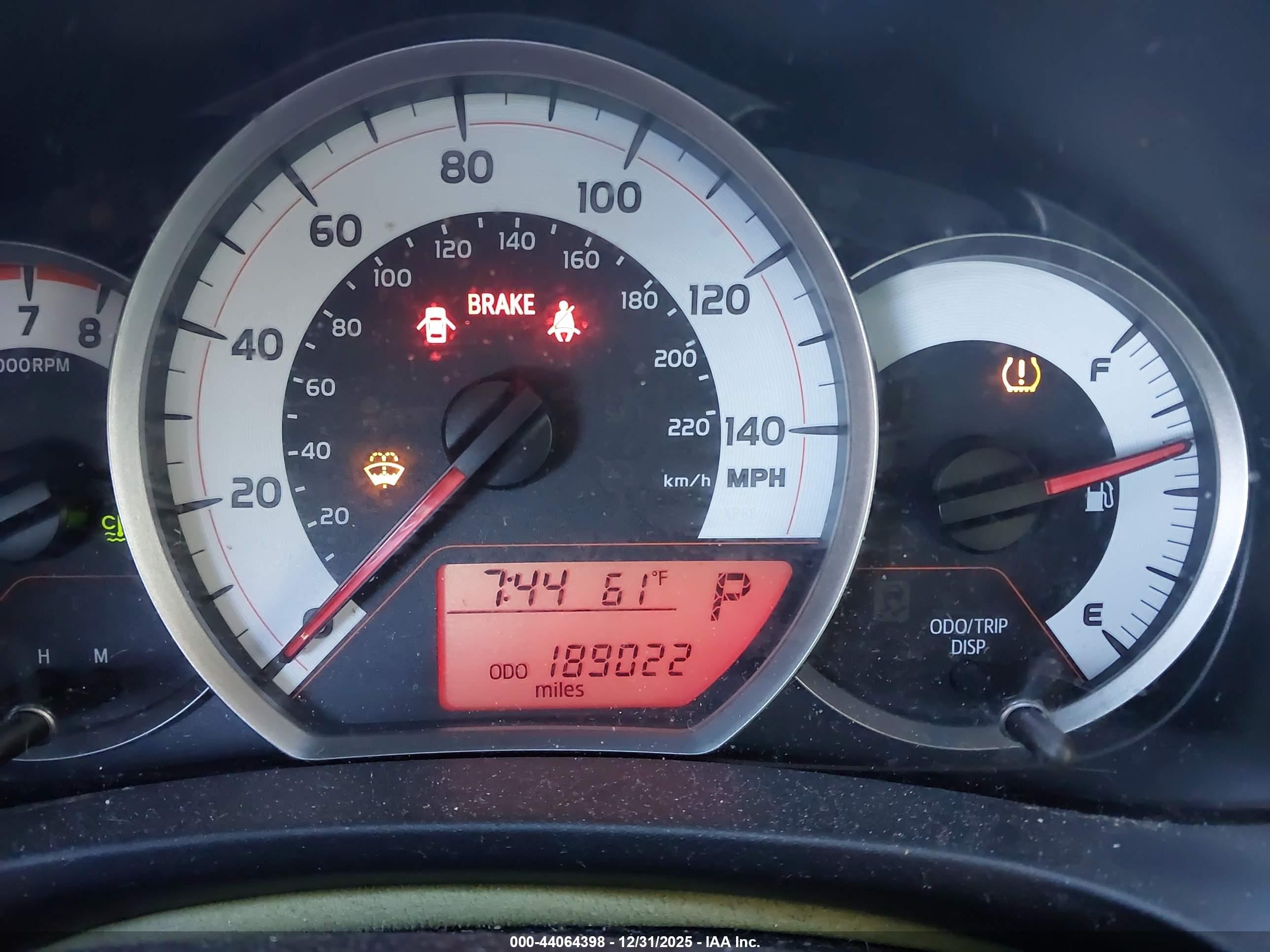 TOYOTA YARIS image 7