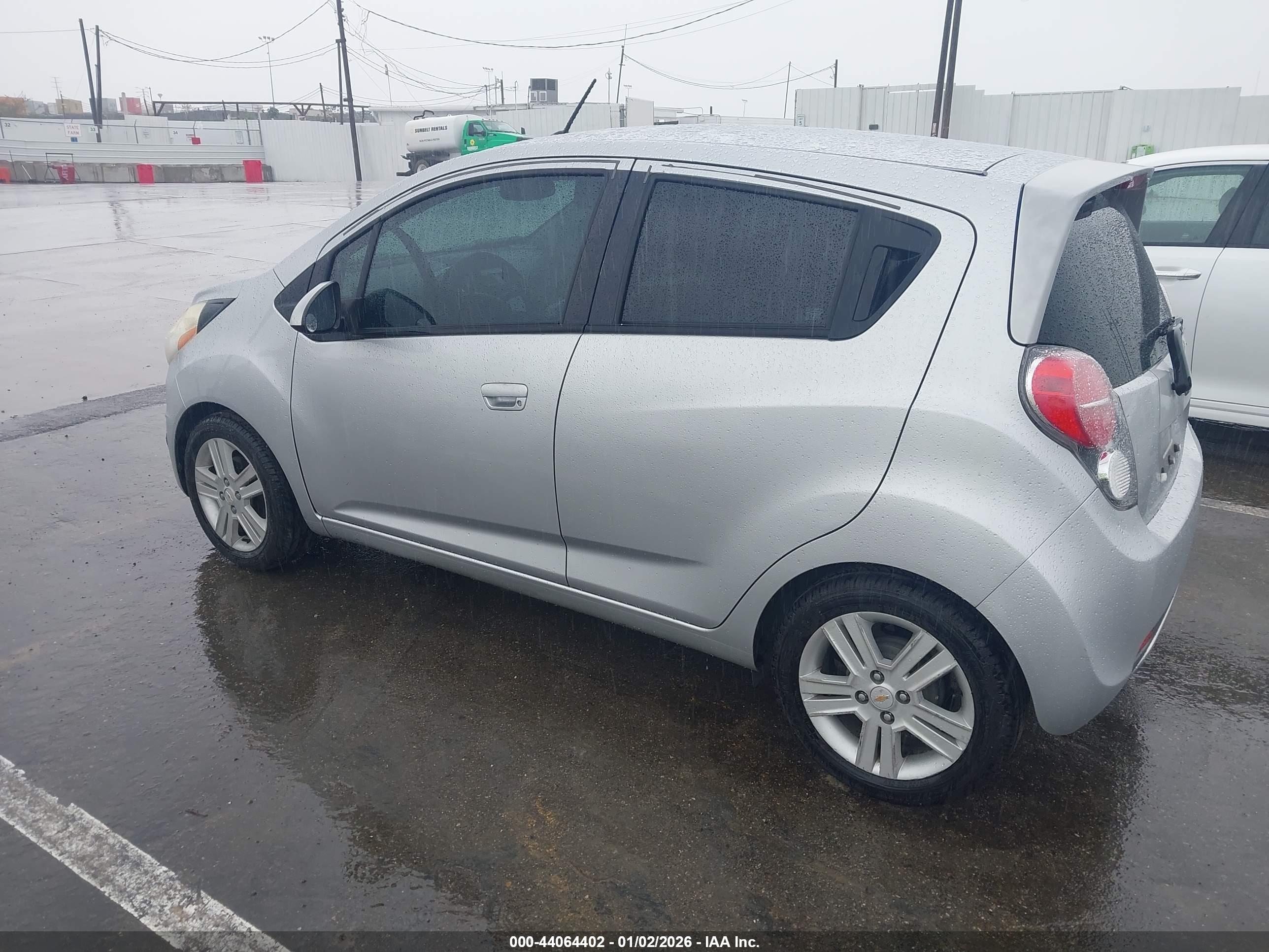 CHEVROLET SPARK image 3