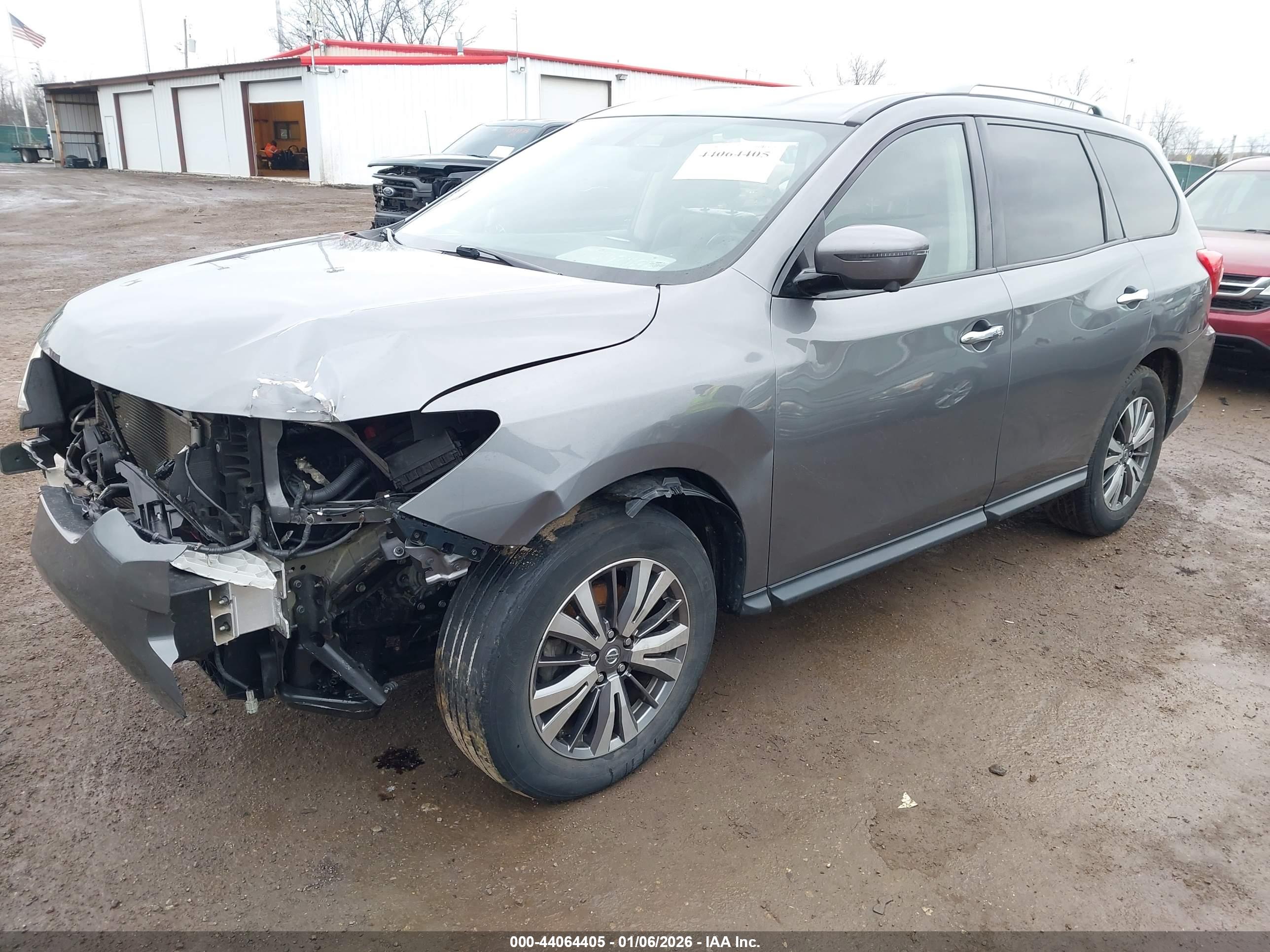 NISSAN PATHFINDER image 2