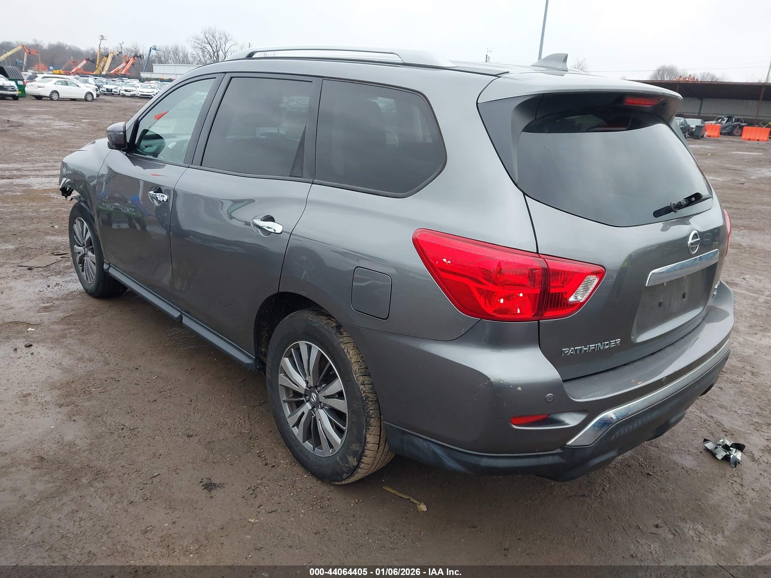 NISSAN PATHFINDER image 3