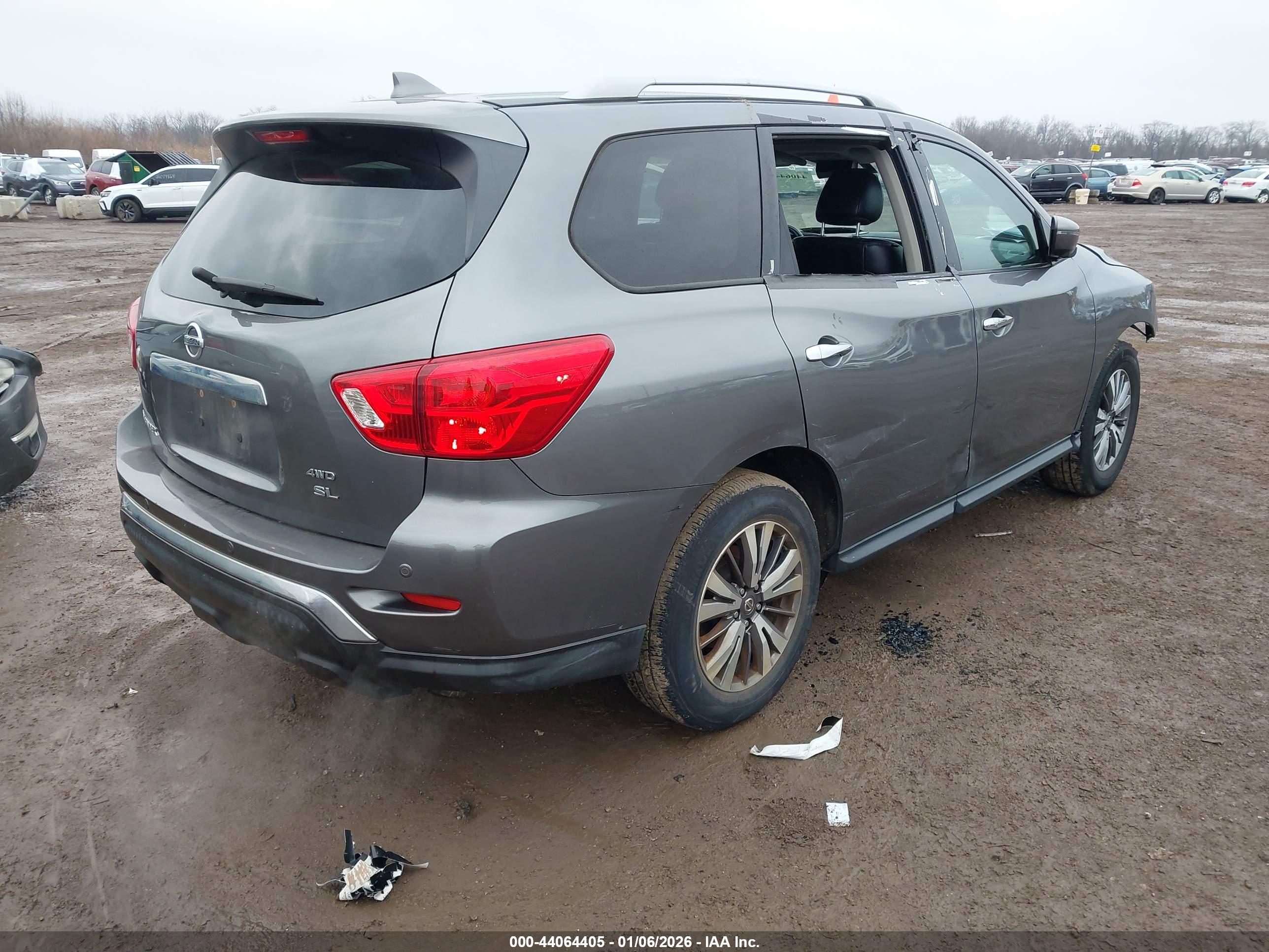 NISSAN PATHFINDER image 4