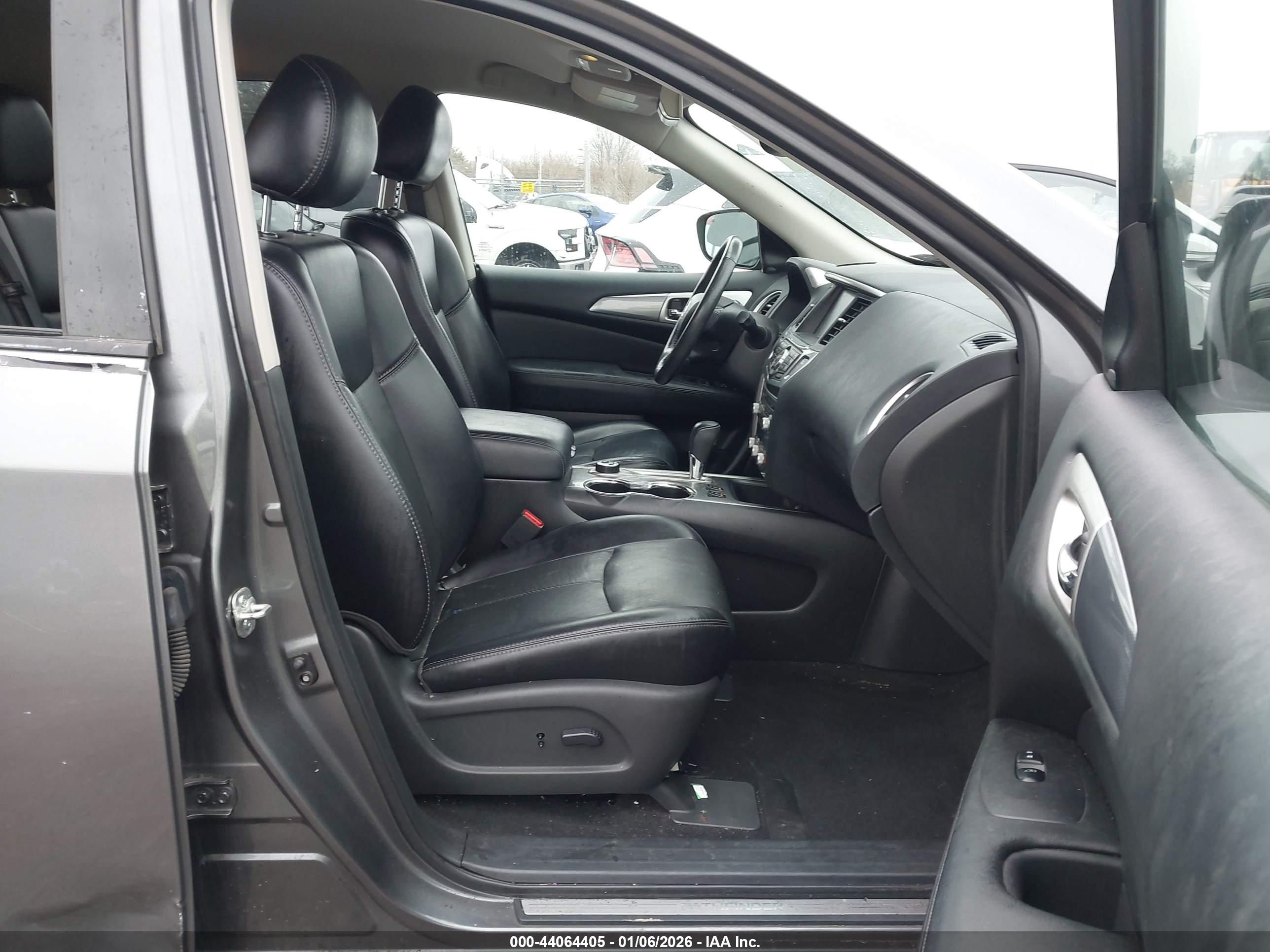 NISSAN PATHFINDER image 5