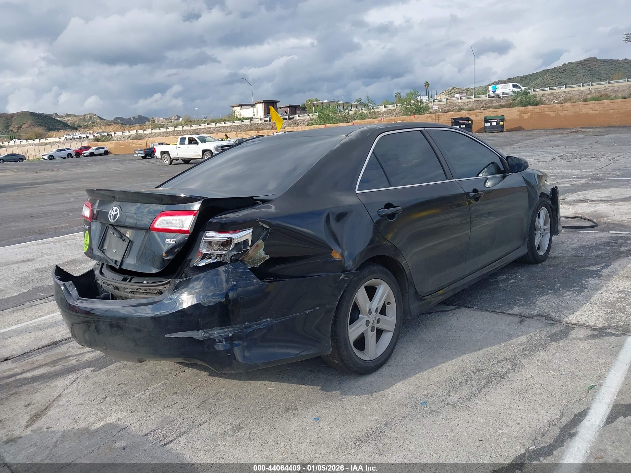 TOYOTA CAMRY image 4