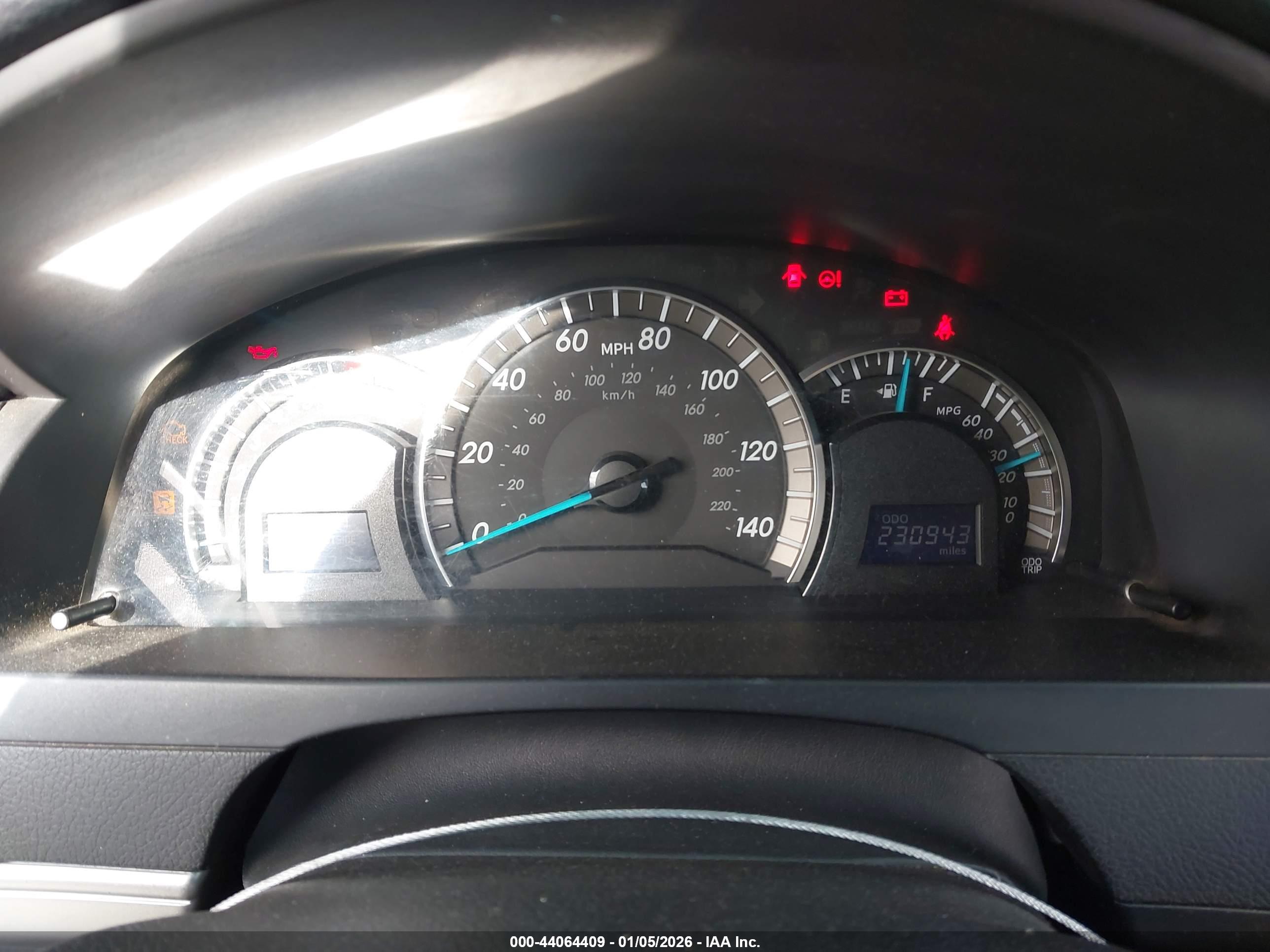 TOYOTA CAMRY image 7