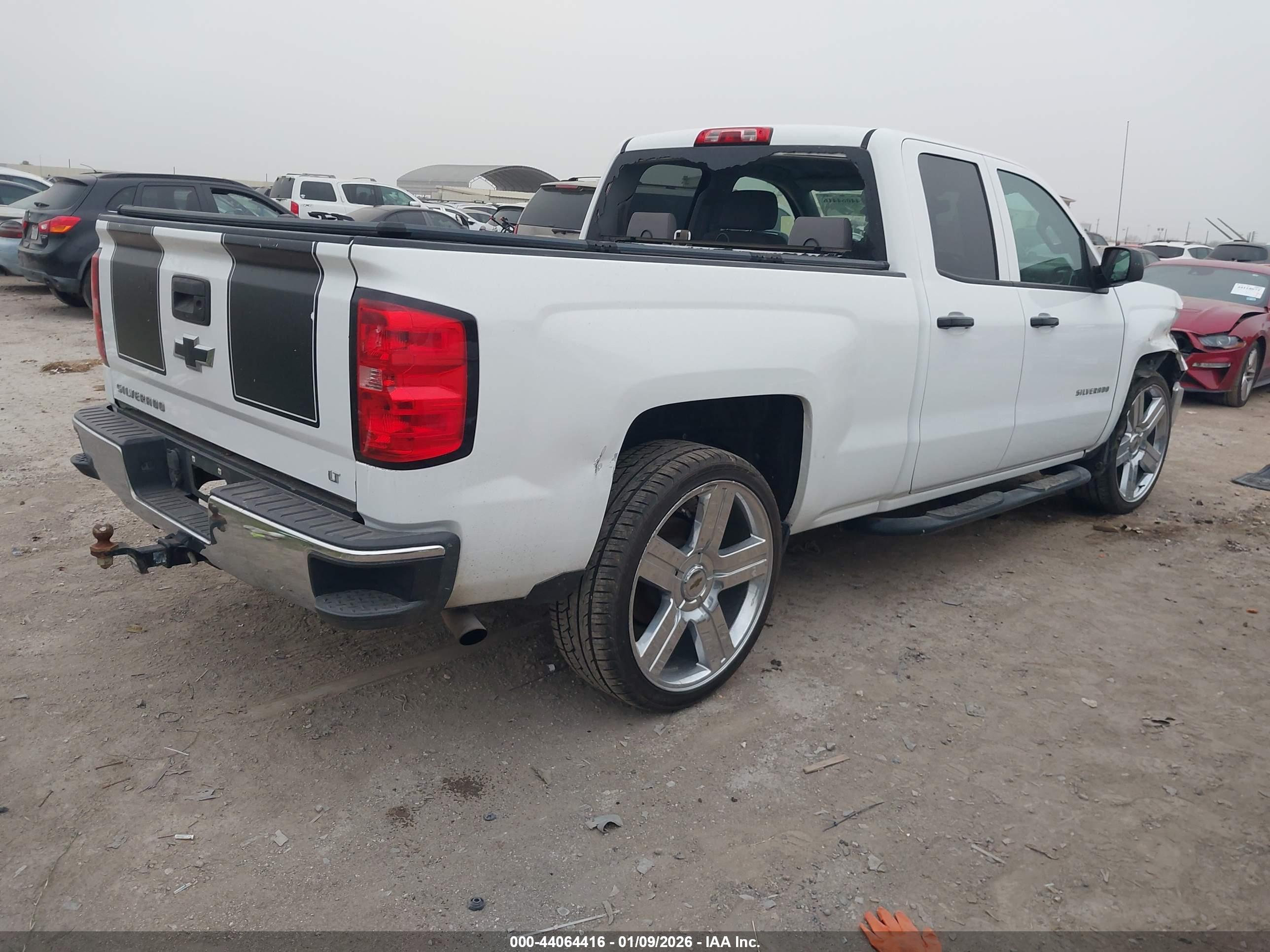 CHEVROLET SILVERADO image 4