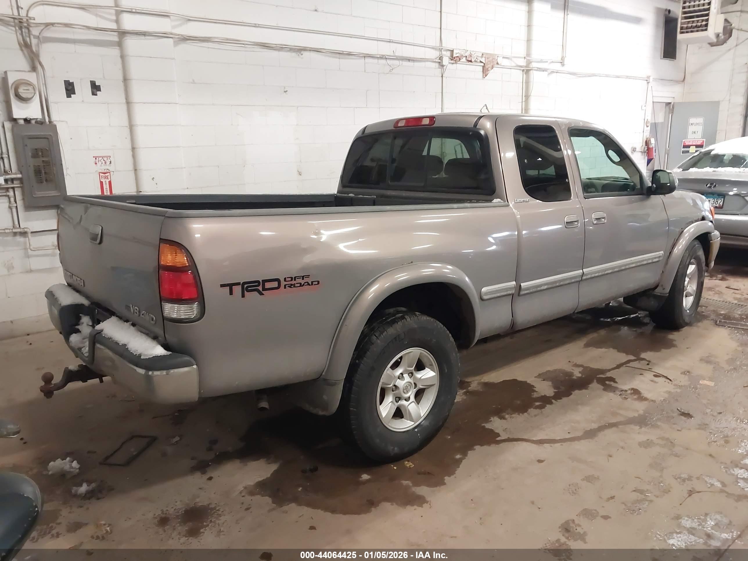 TOYOTA TUNDRA image 4