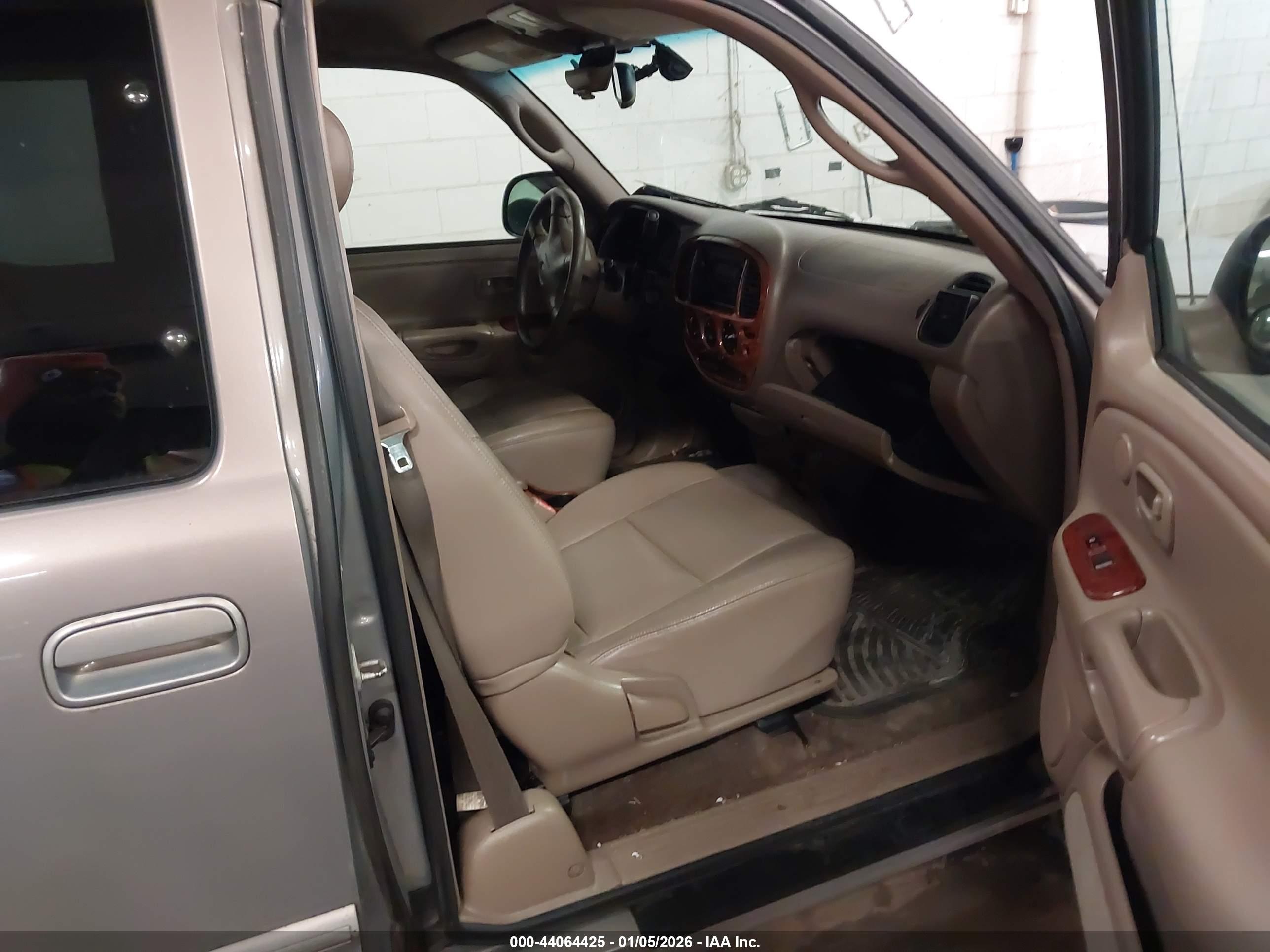 TOYOTA TUNDRA image 5