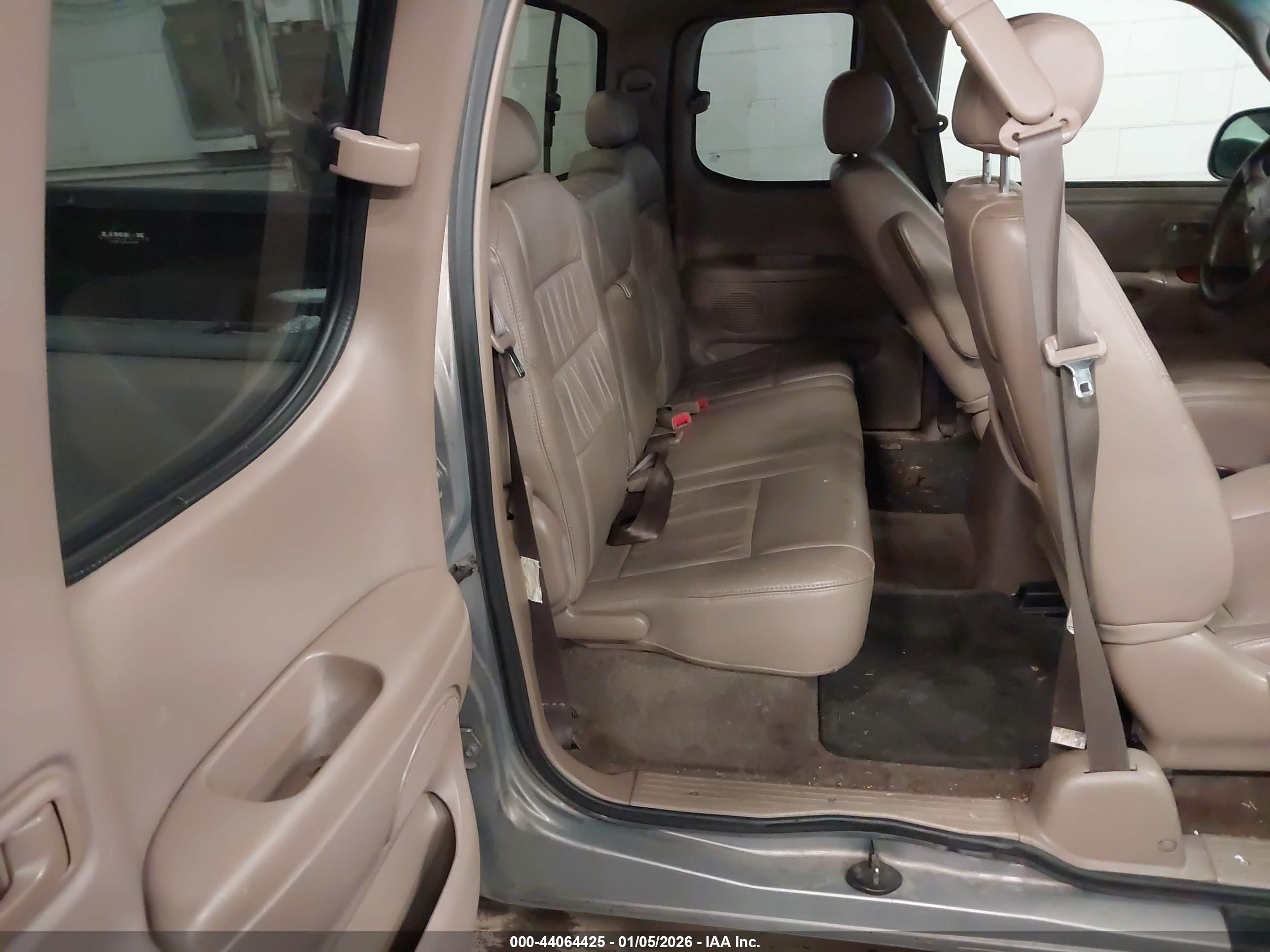 TOYOTA TUNDRA image 8