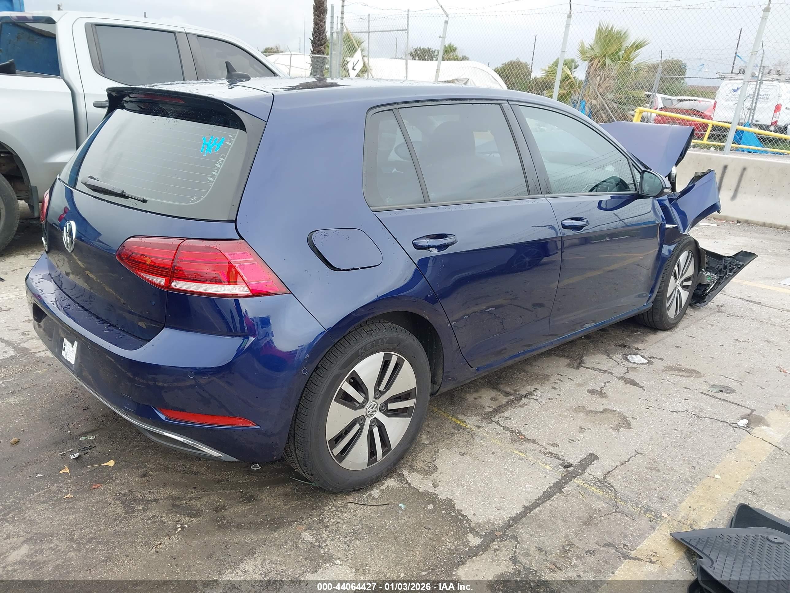 VOLKSWAGEN E-GOLF image 4