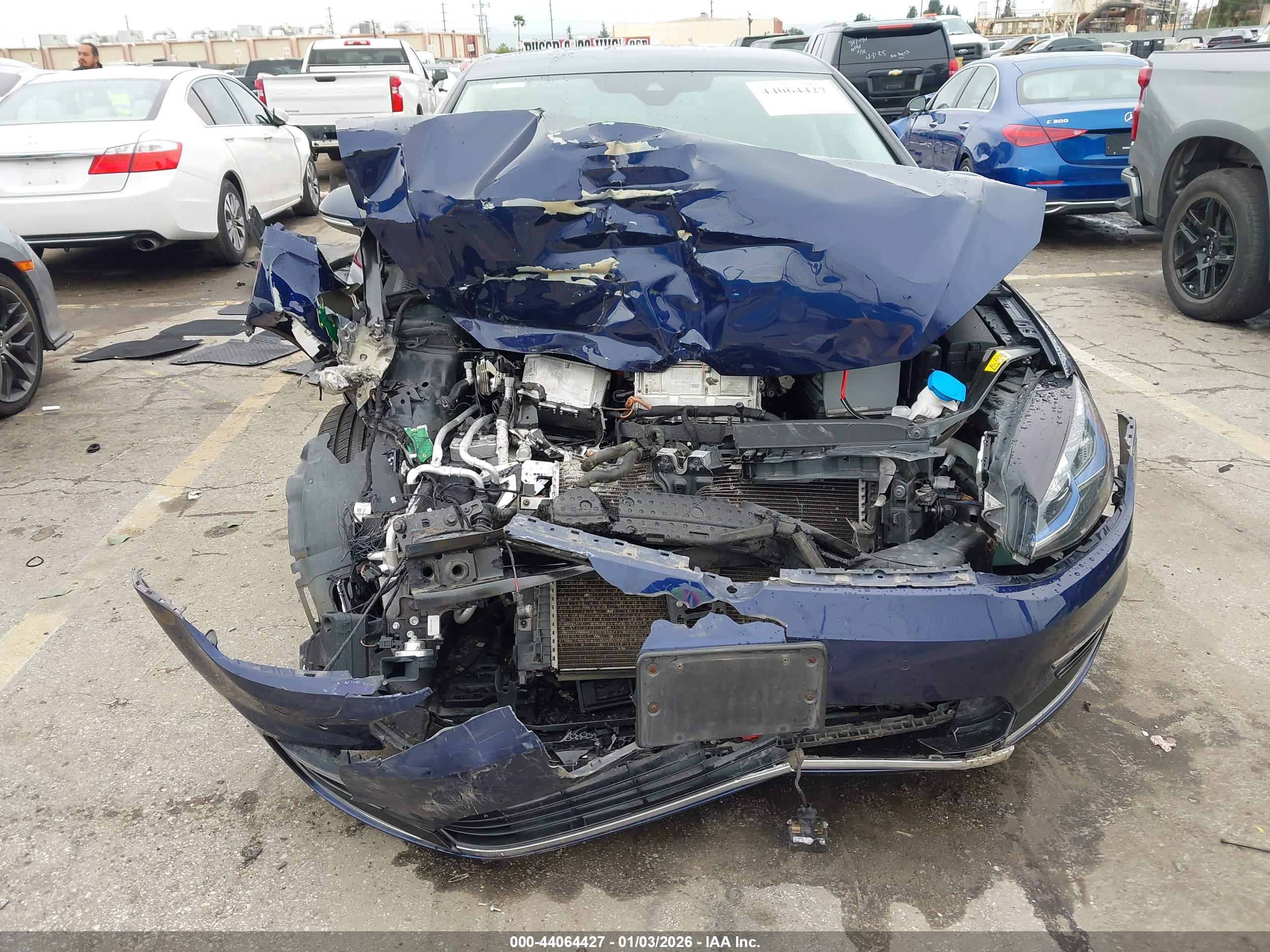 VOLKSWAGEN E-GOLF image 6