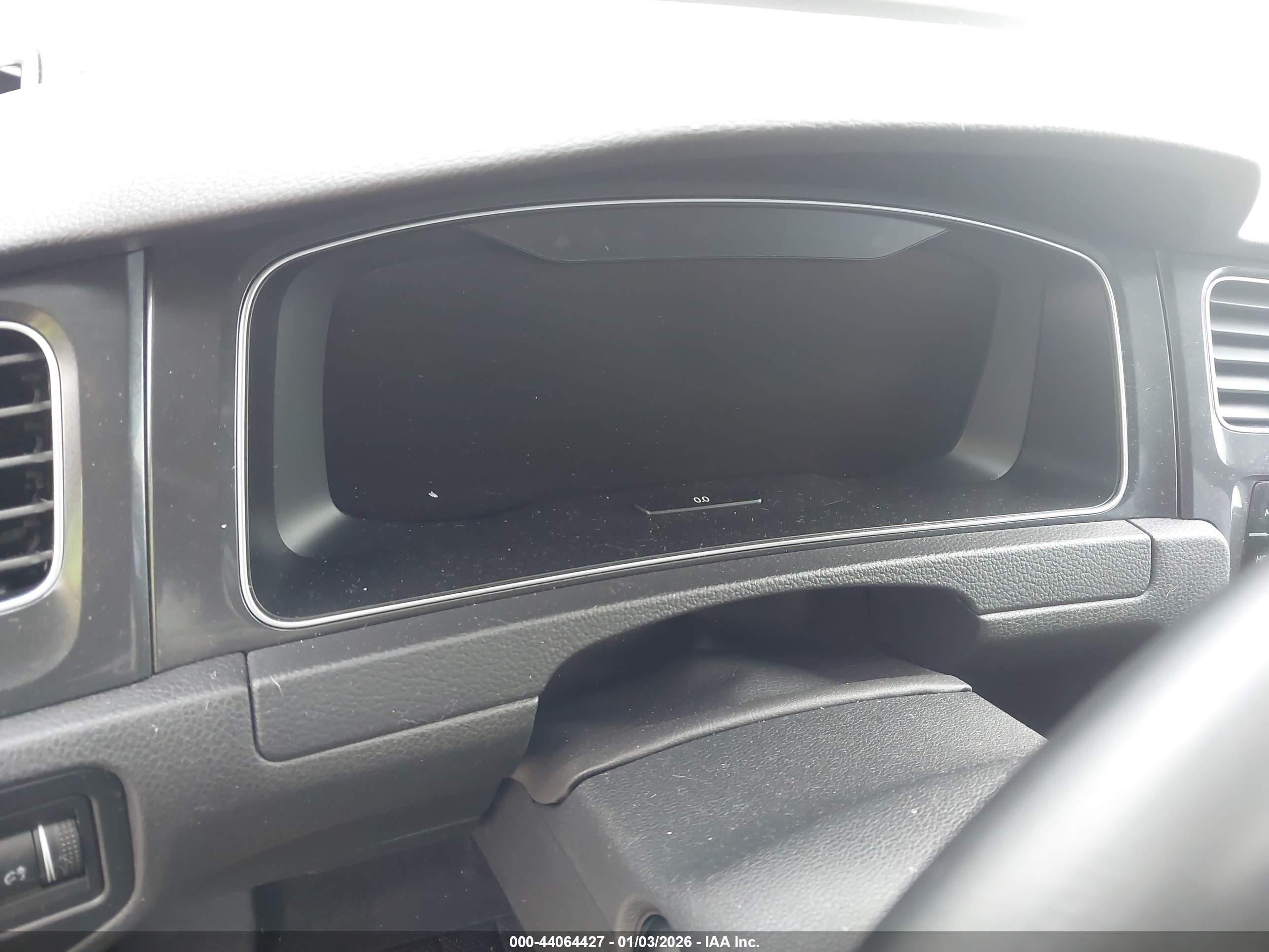 VOLKSWAGEN E-GOLF image 7