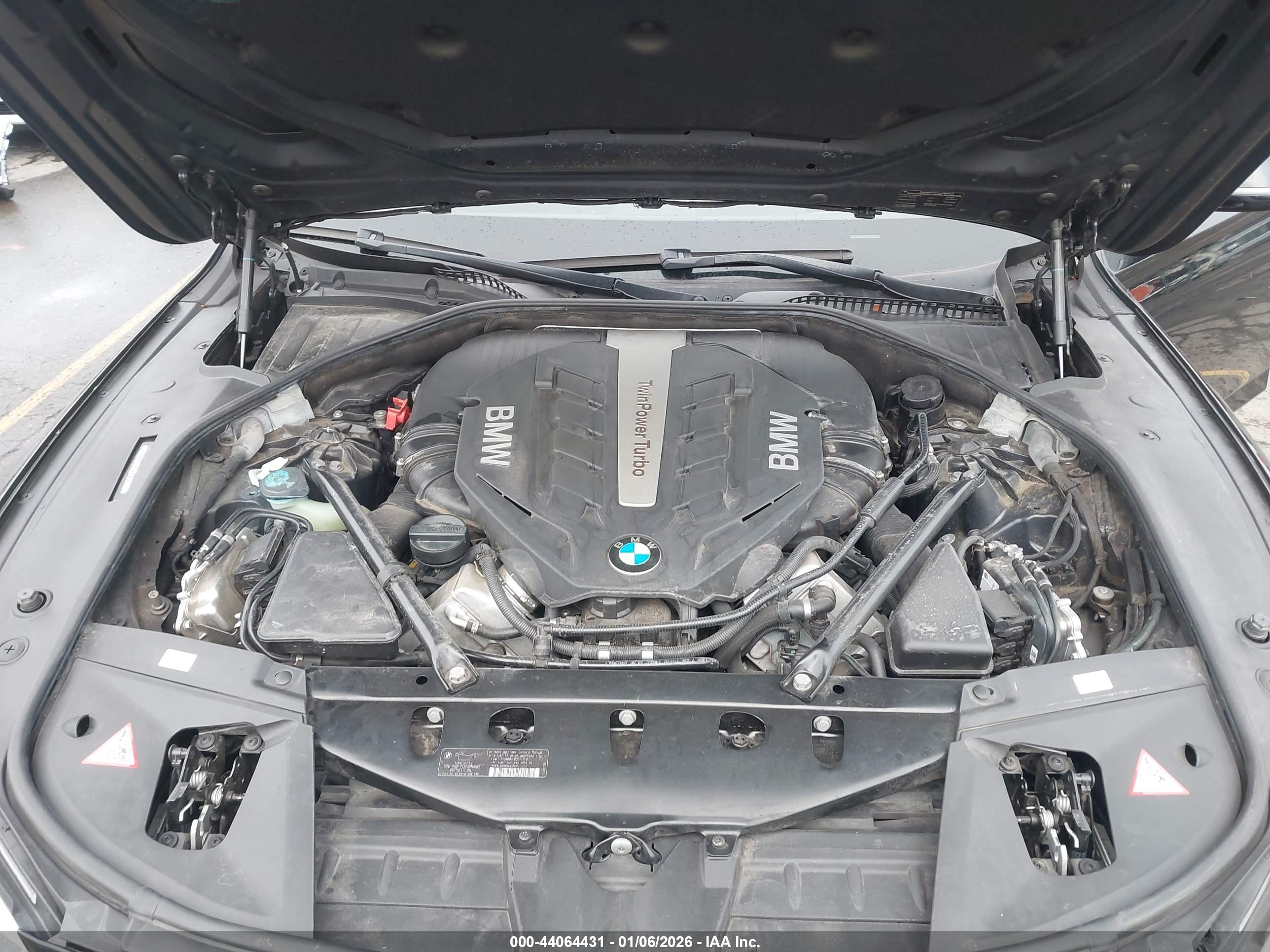 BMW 750I image 10