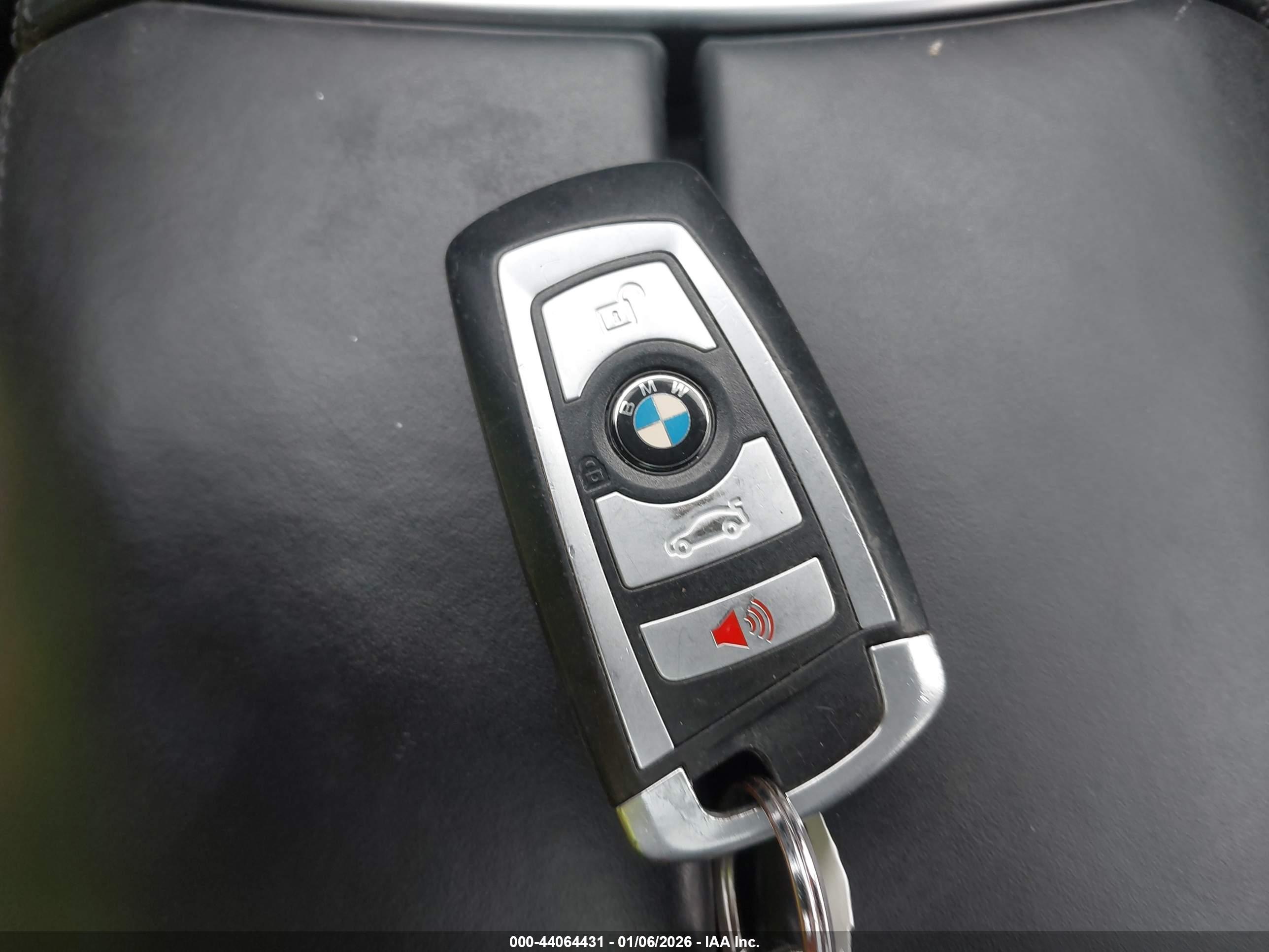 BMW 750I image 11