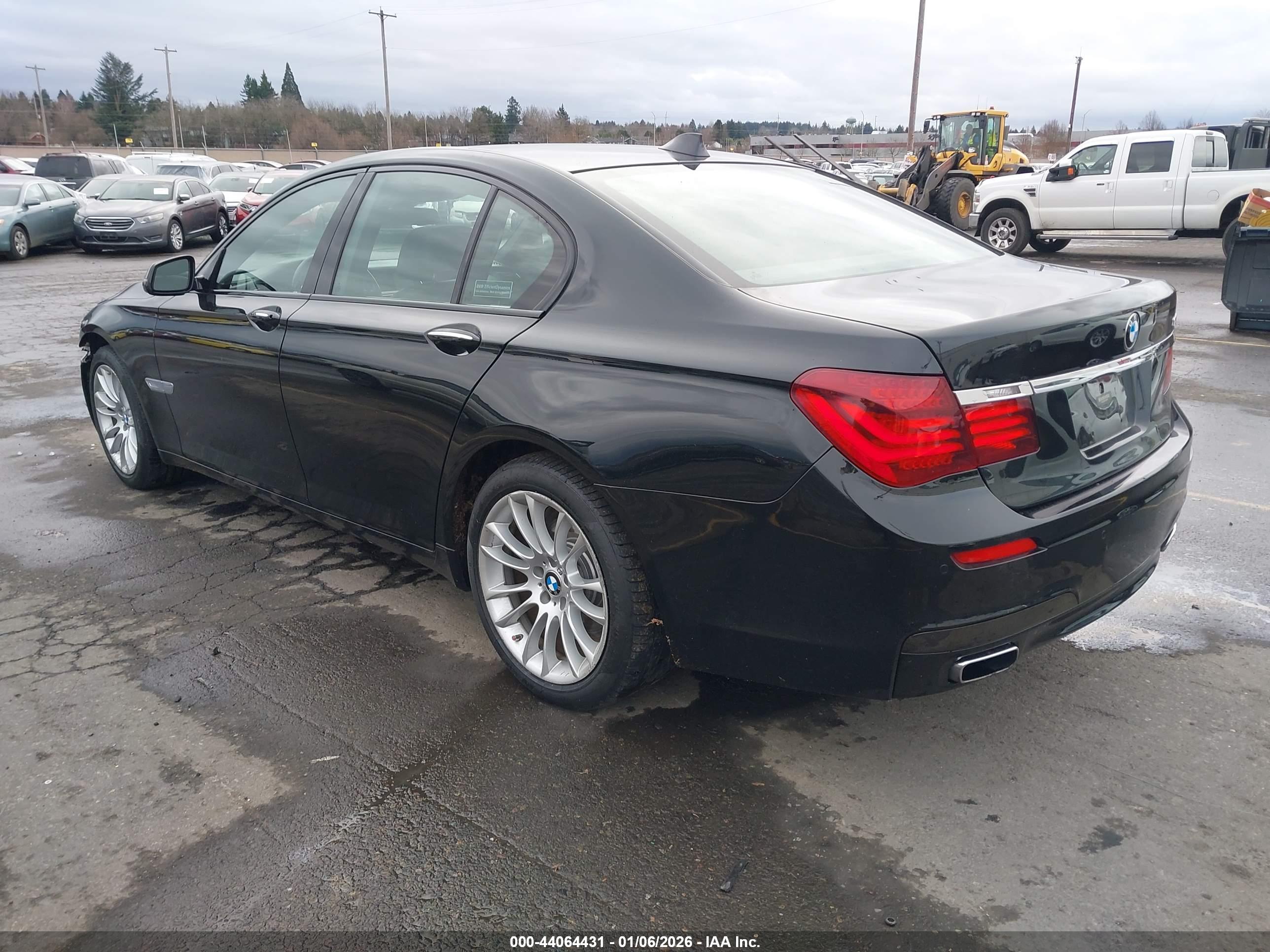 BMW 750I image 3