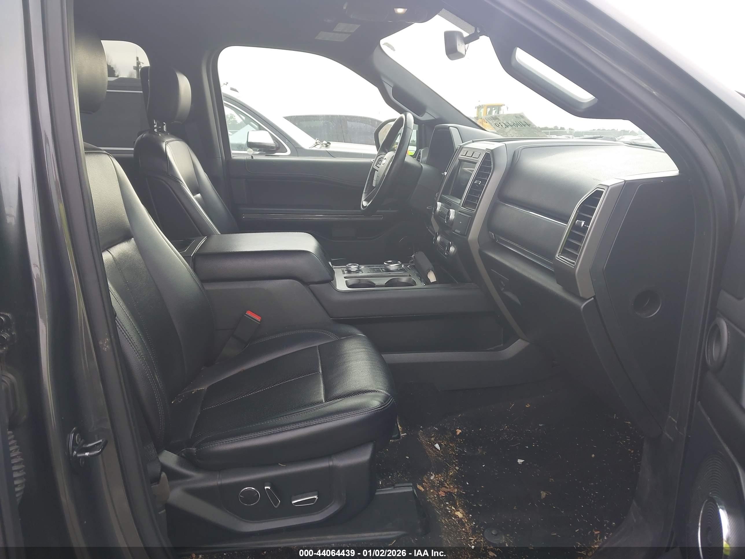 FORD EXPEDITION image 5