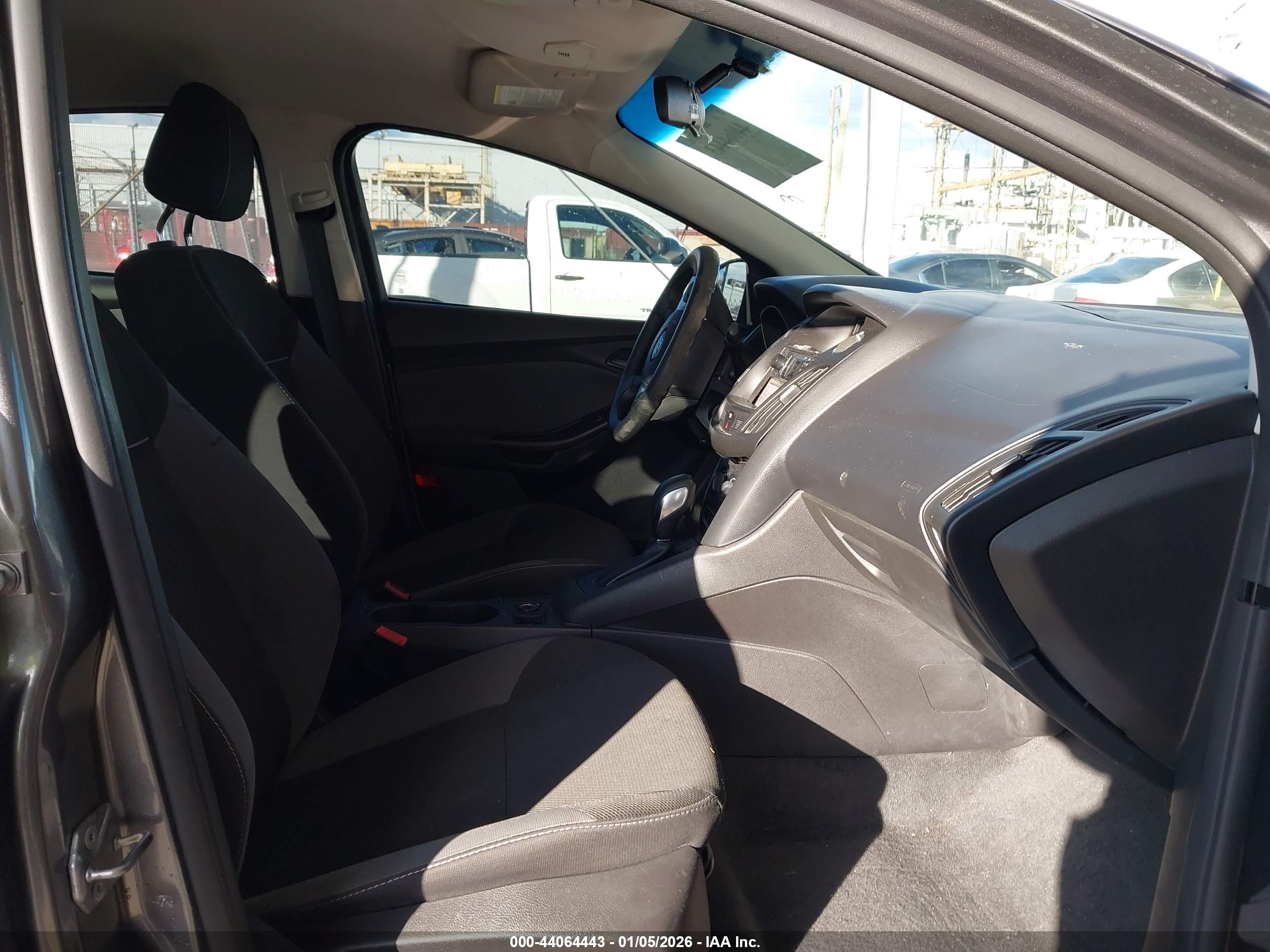 FORD FOCUS image 5
