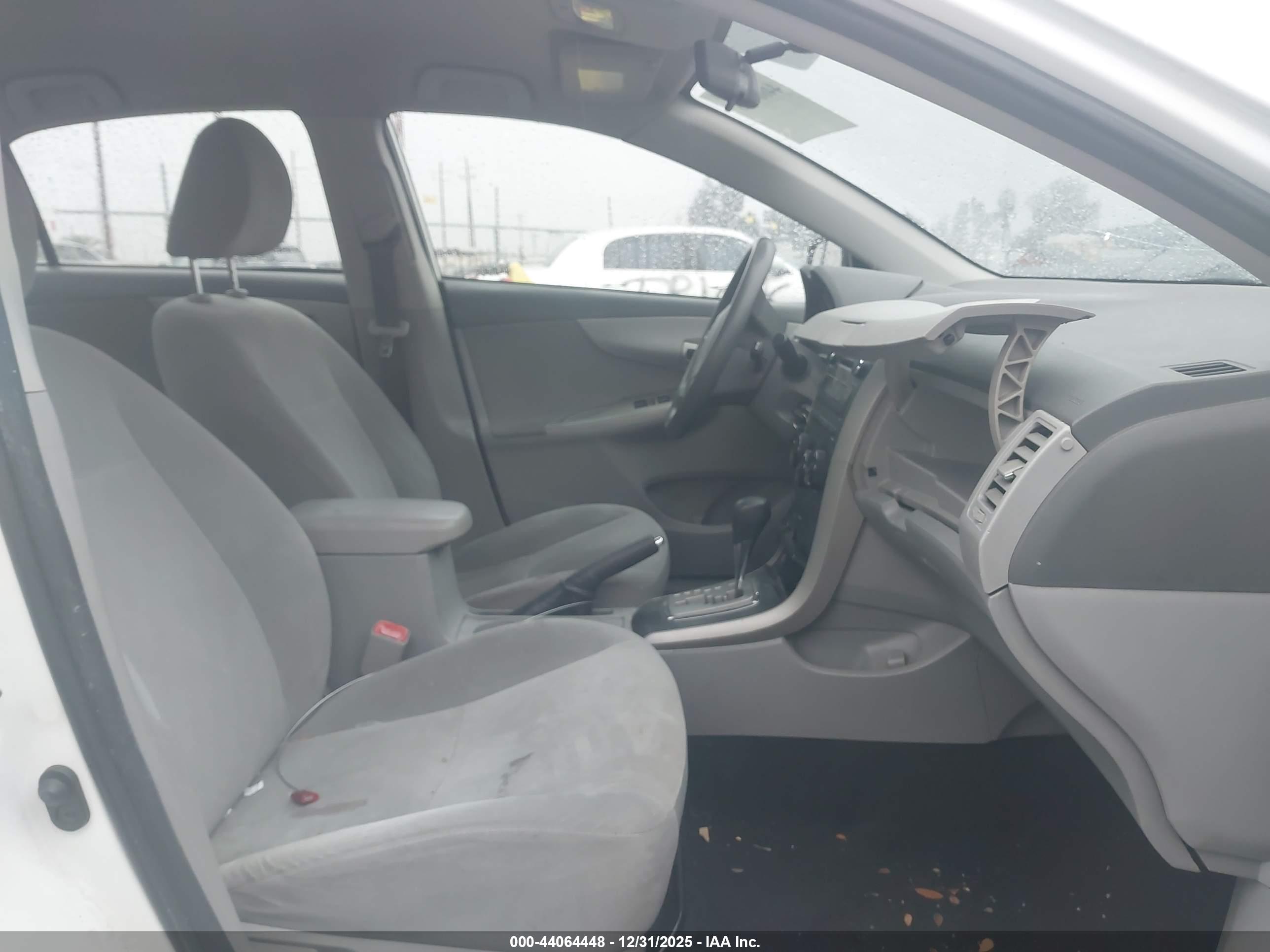 TOYOTA COROLLA image 5