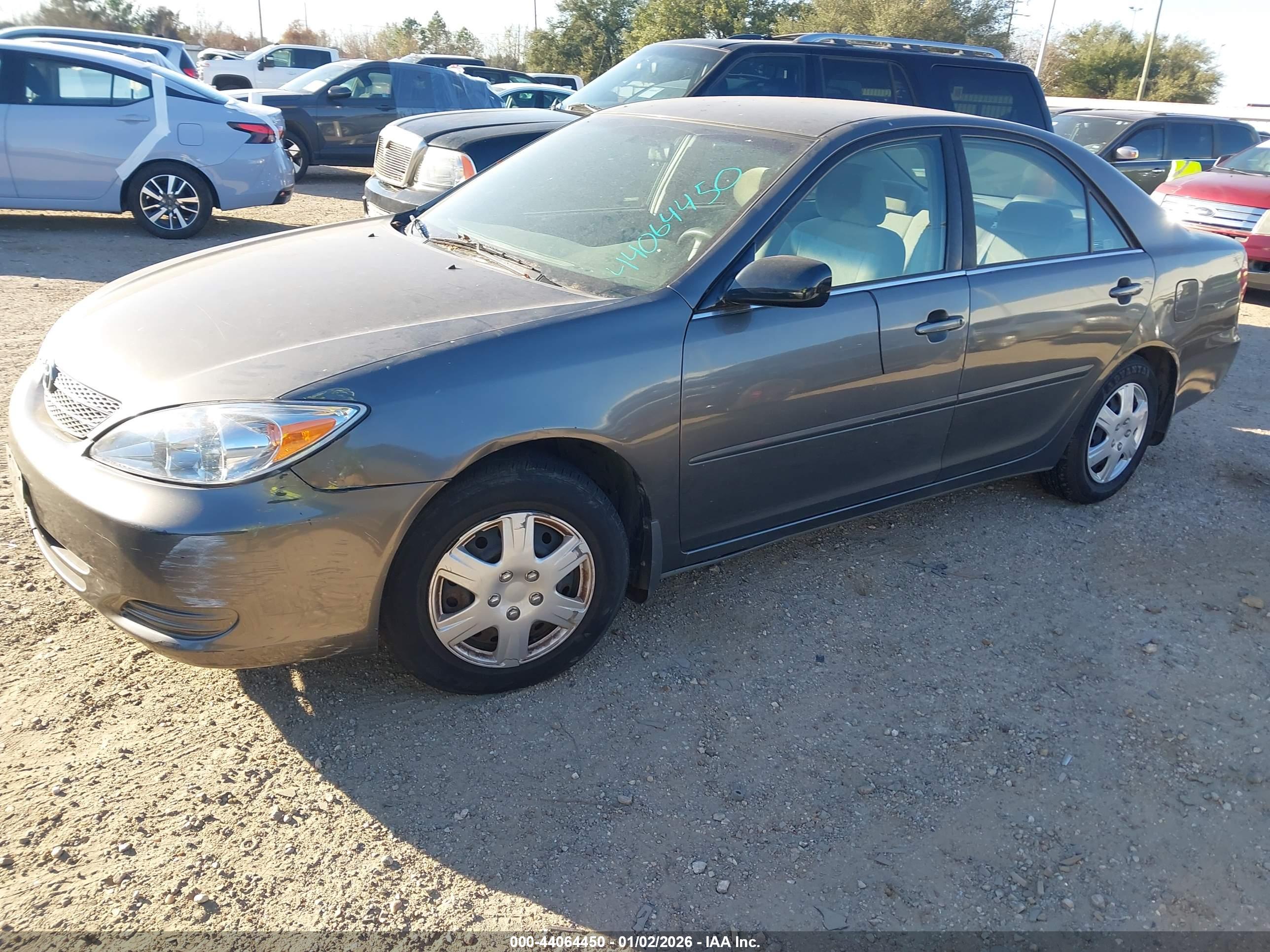 TOYOTA CAMRY image 2
