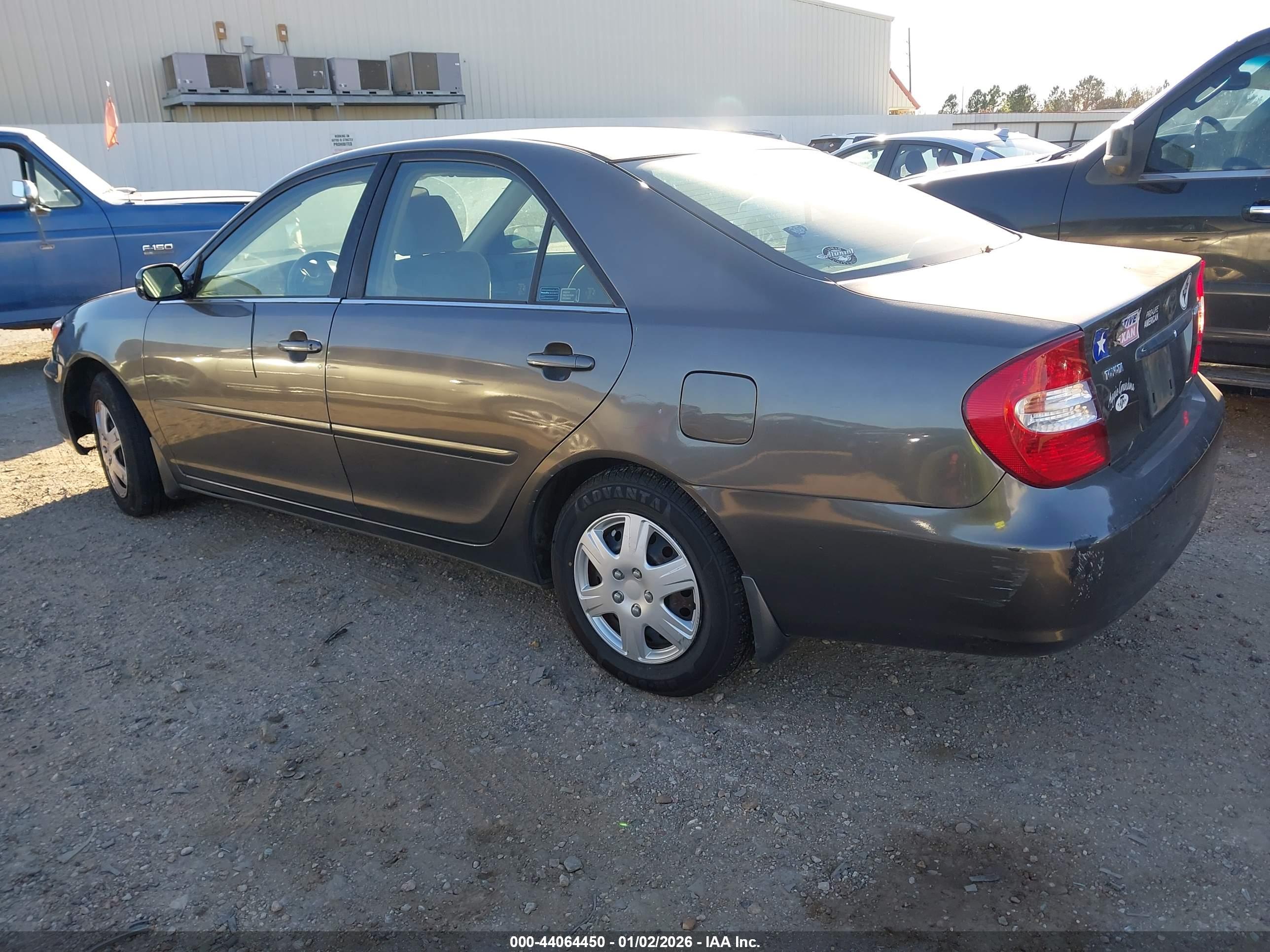 TOYOTA CAMRY image 3