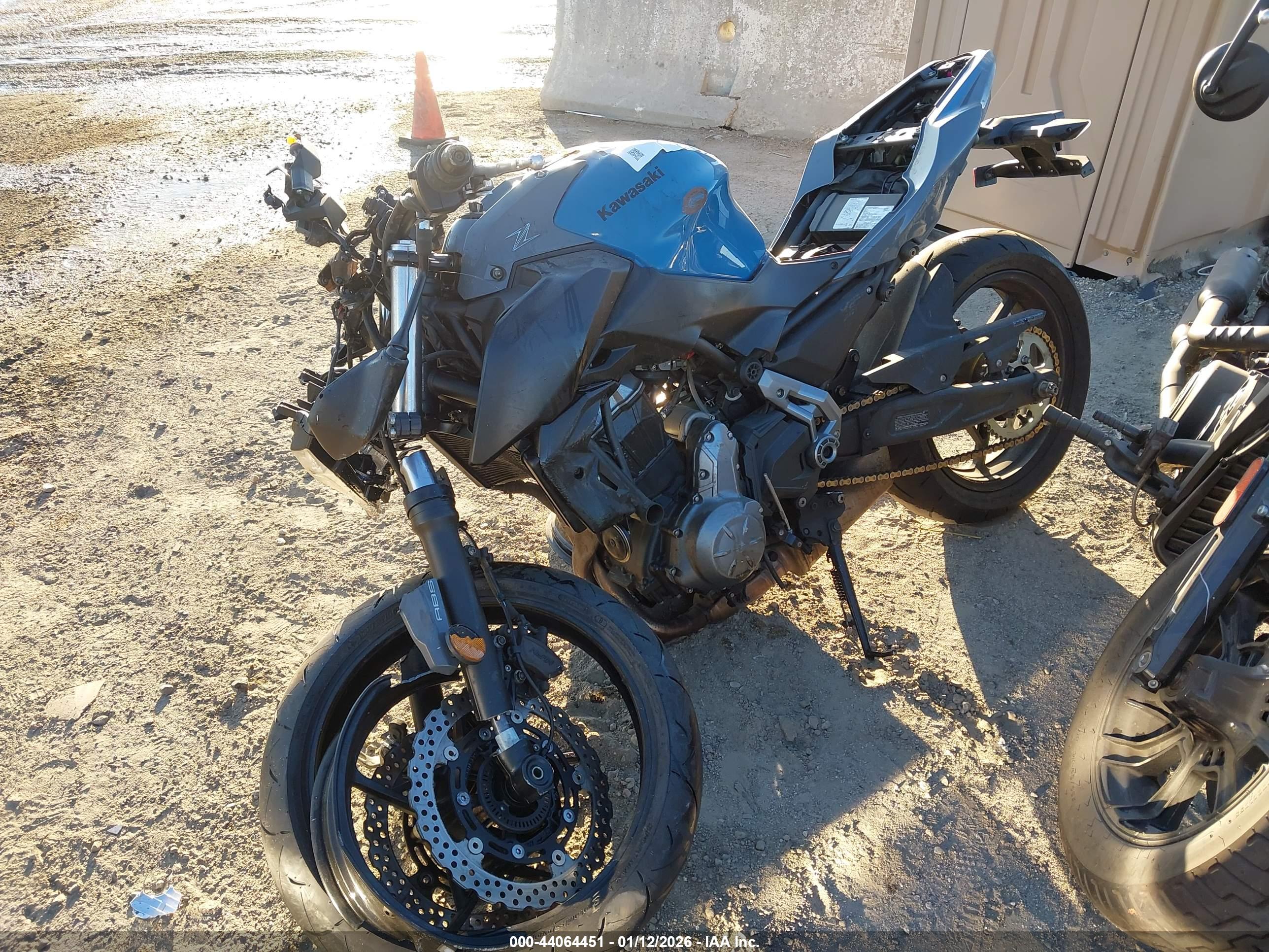 KAWASAKI ER650 image 2