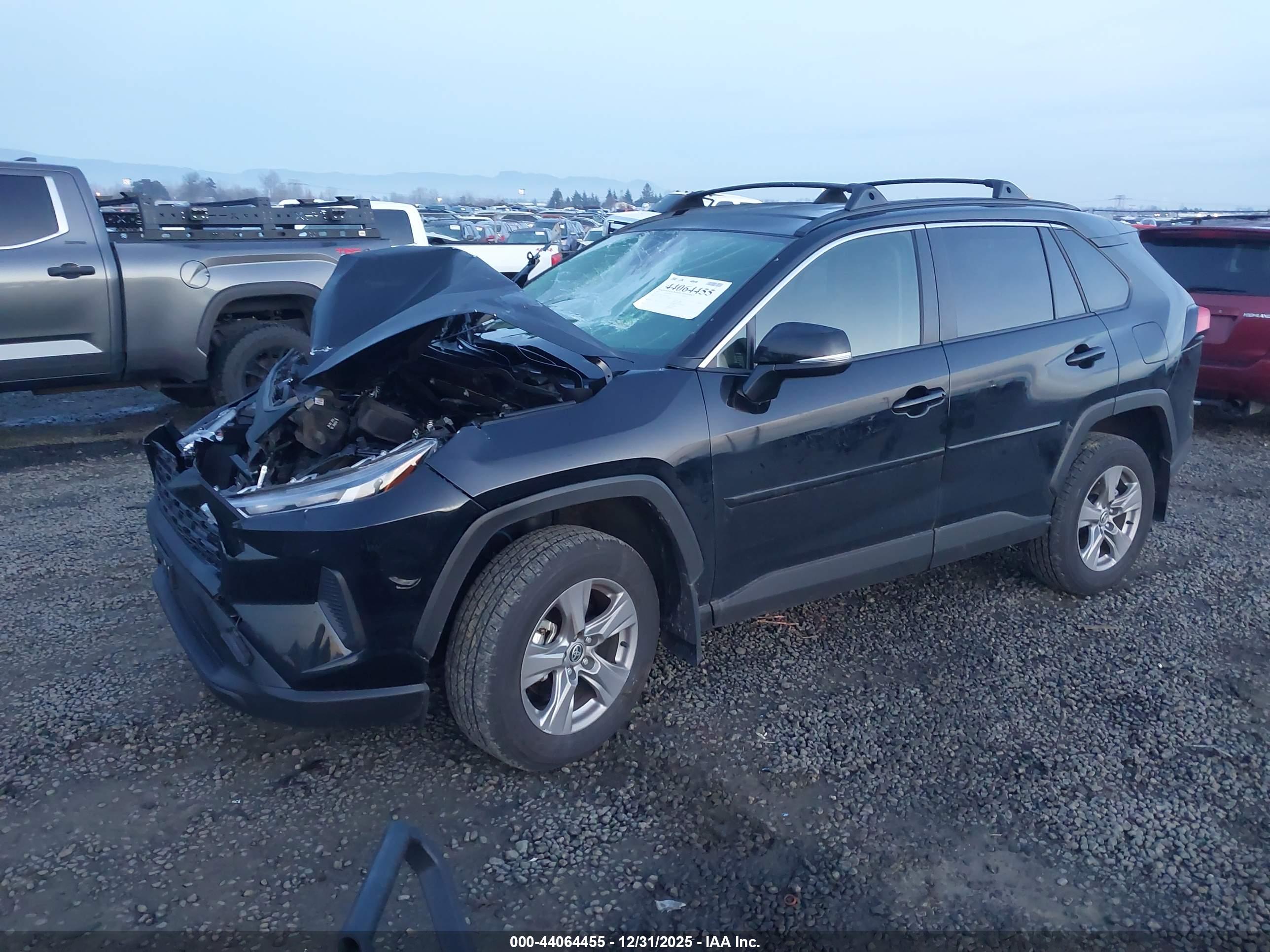 TOYOTA RAV4 image 2