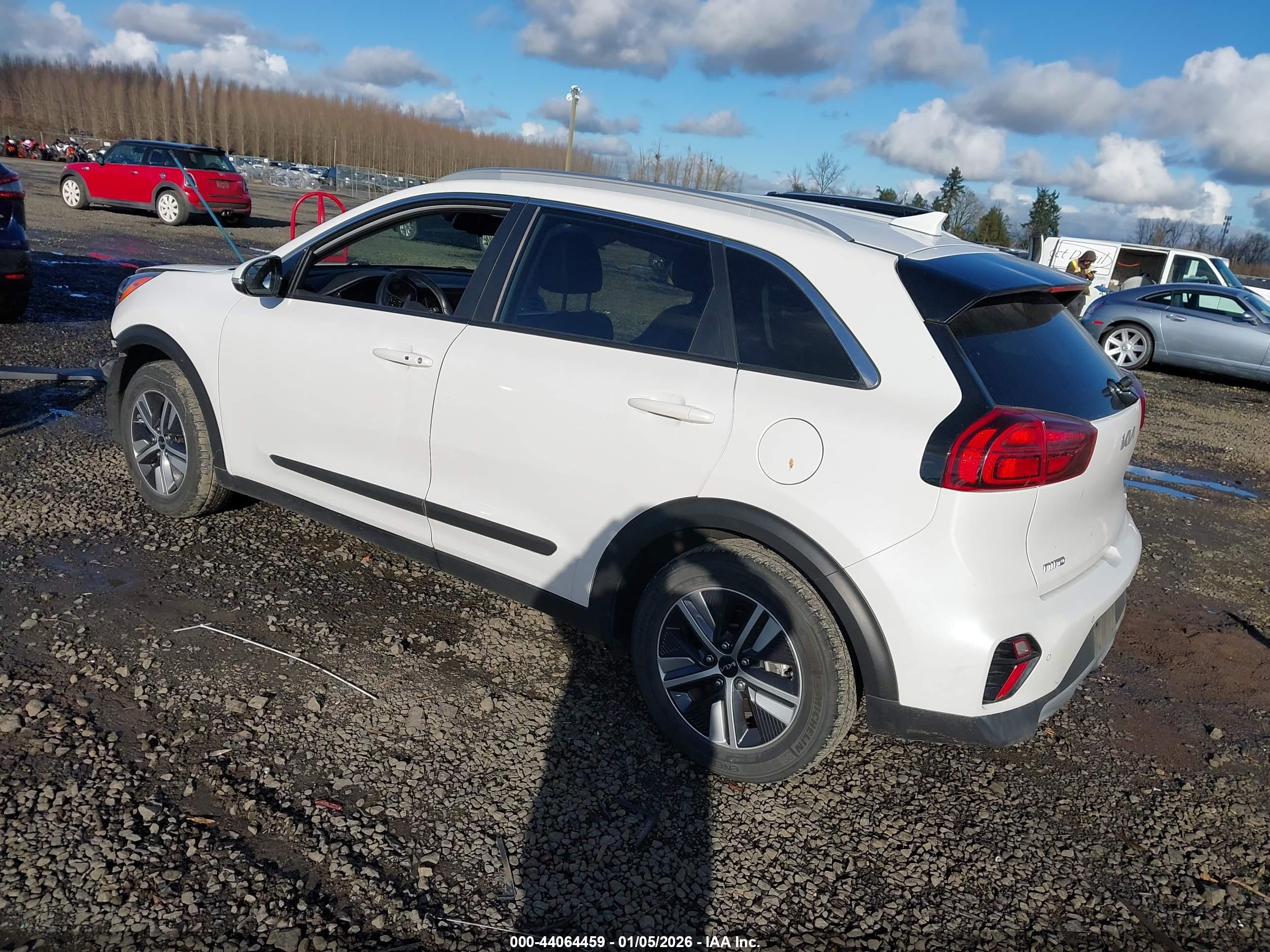 KIA NIRO image 3