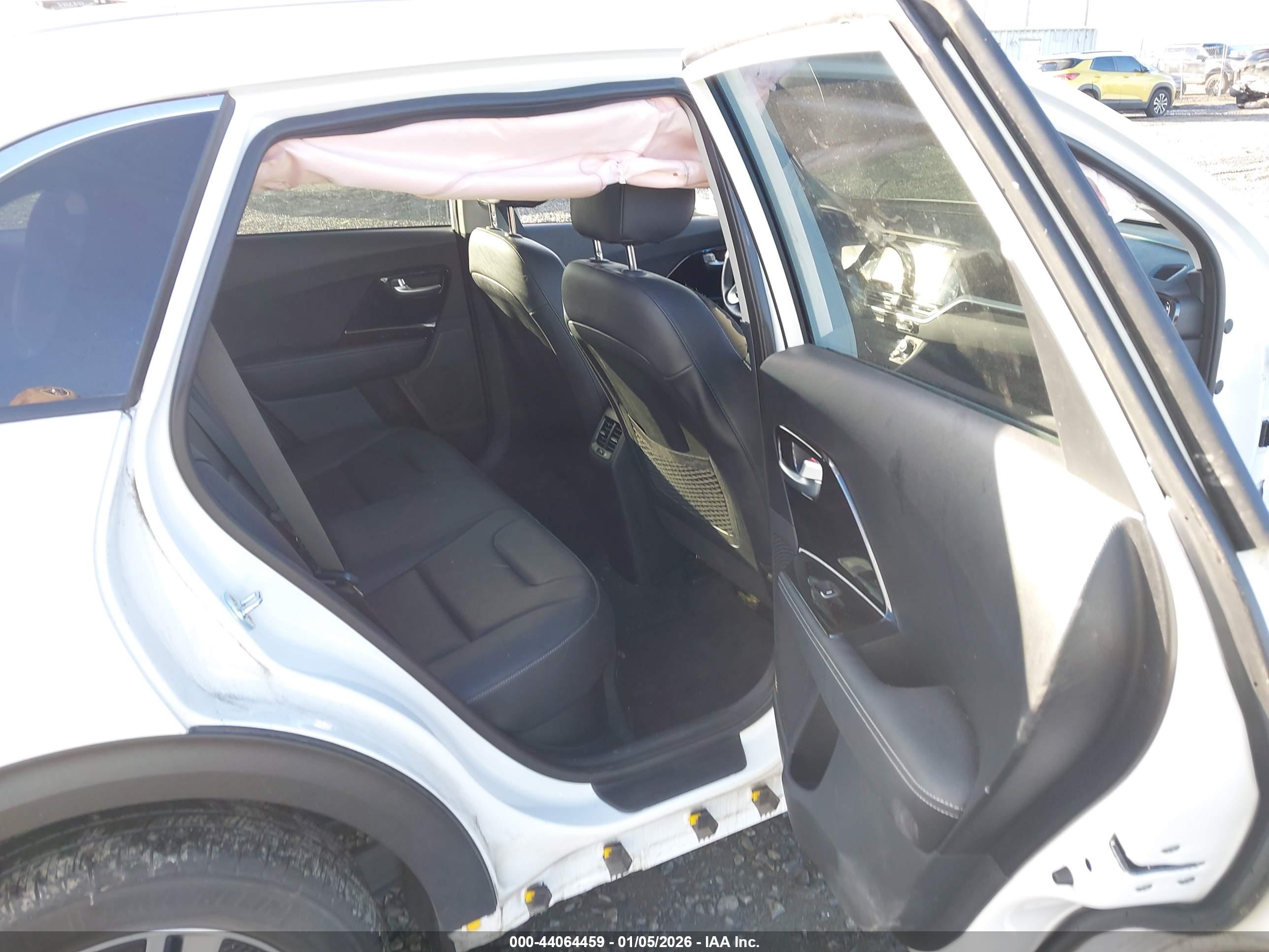 KIA NIRO image 8