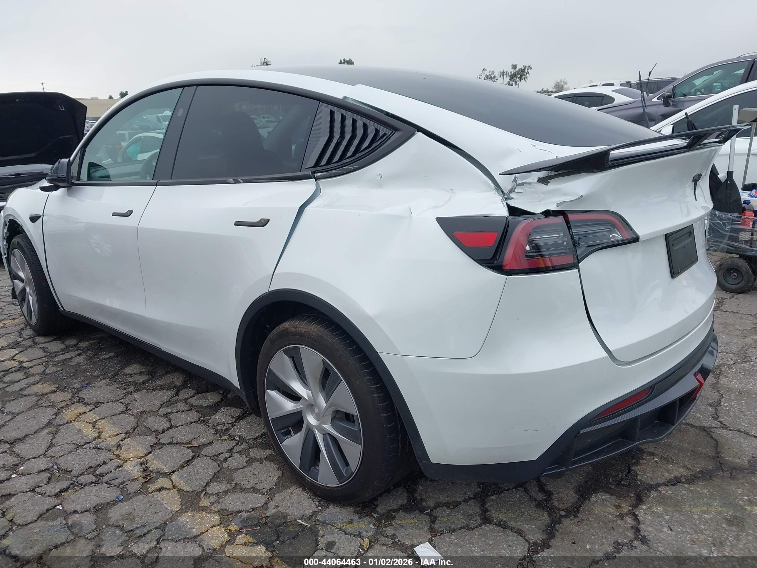 TESLA MODEL image 3