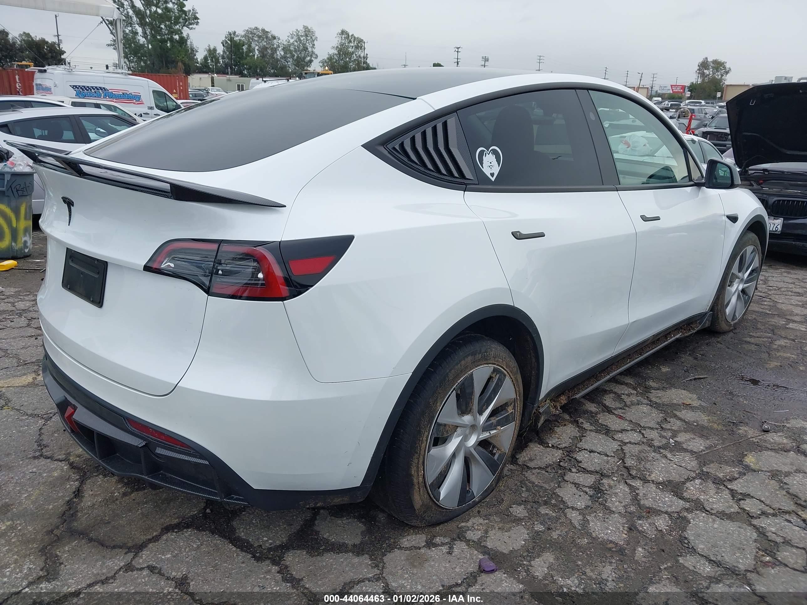 TESLA MODEL image 4