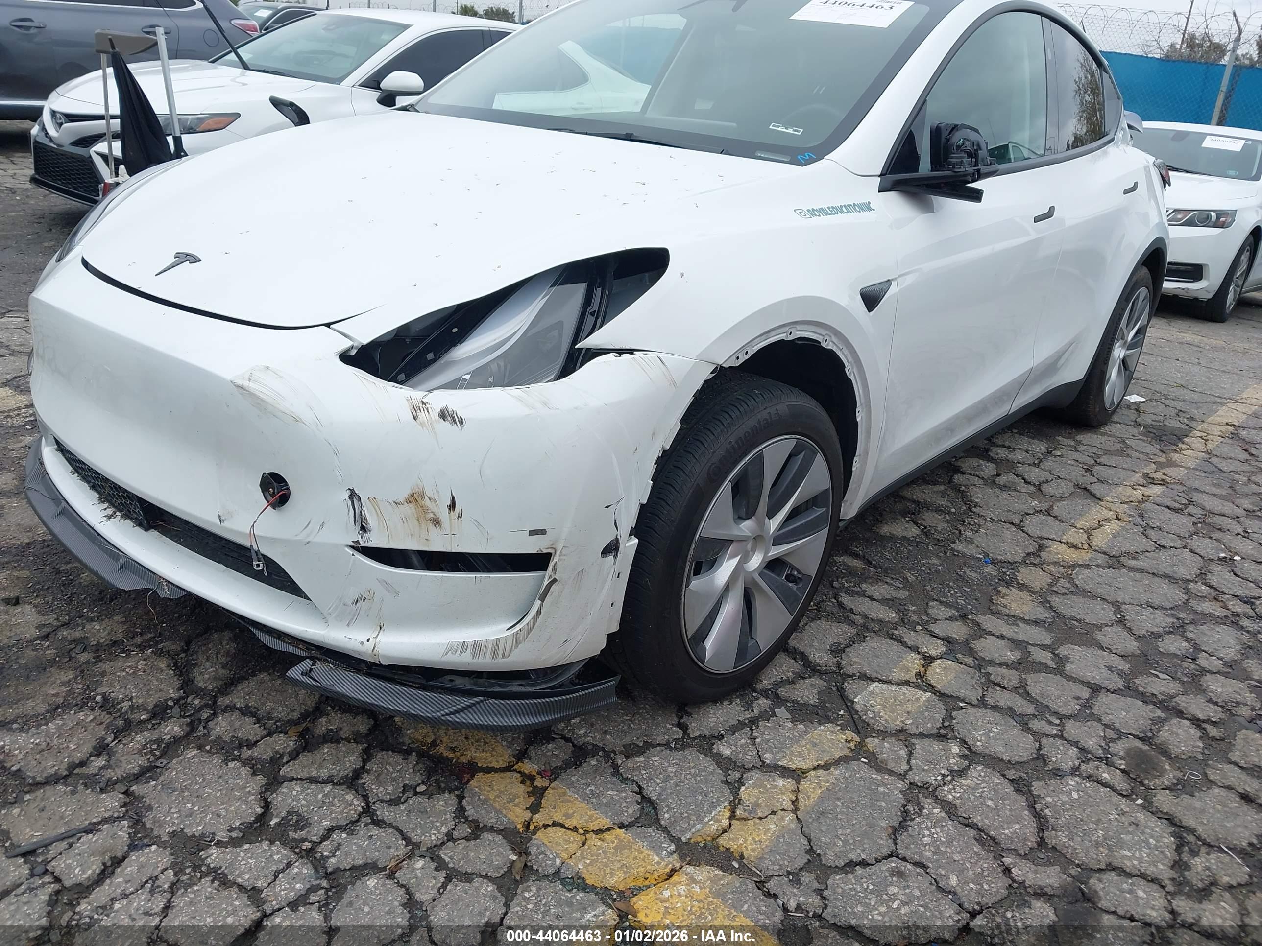TESLA MODEL image 6