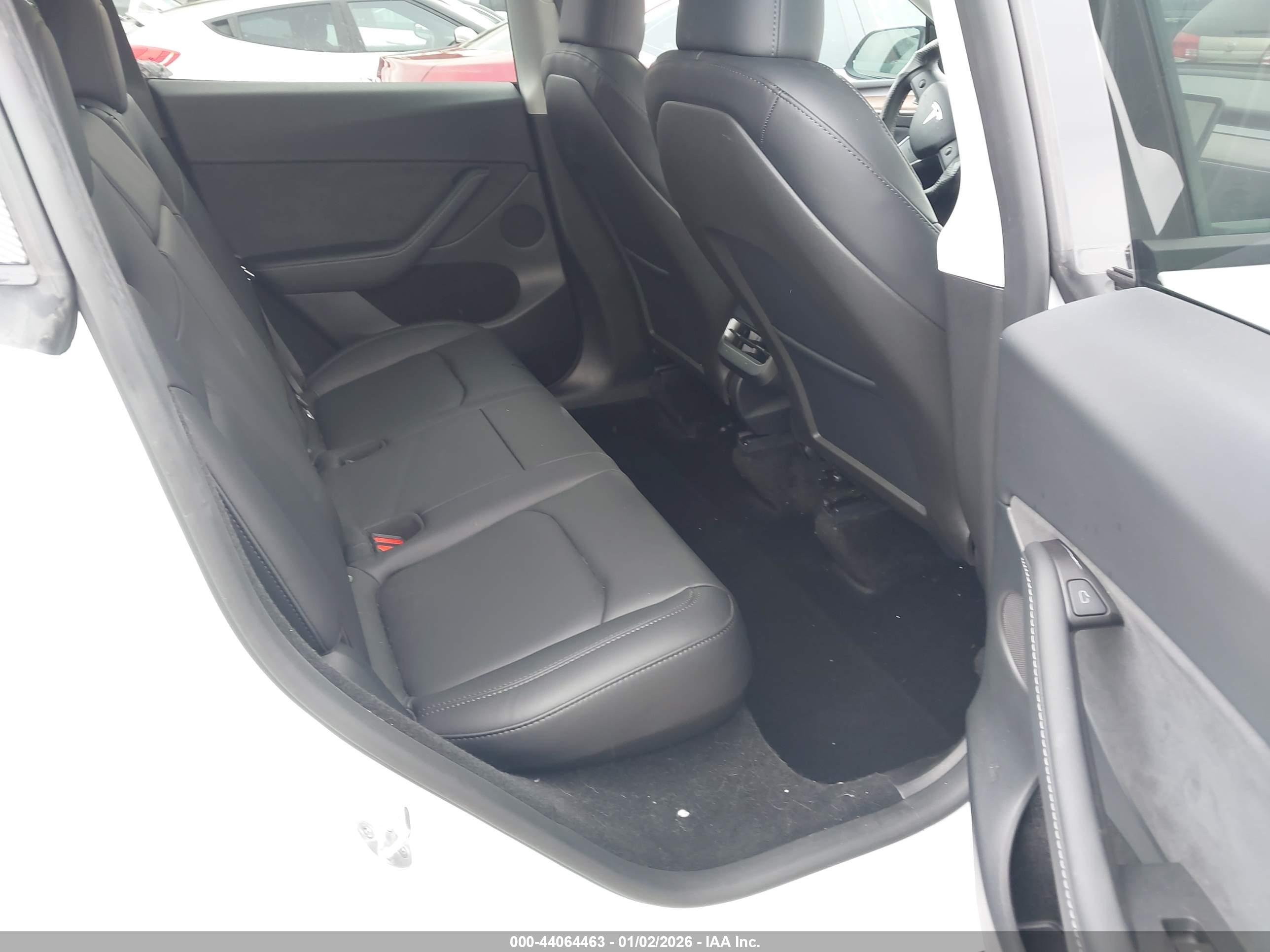 TESLA MODEL image 8