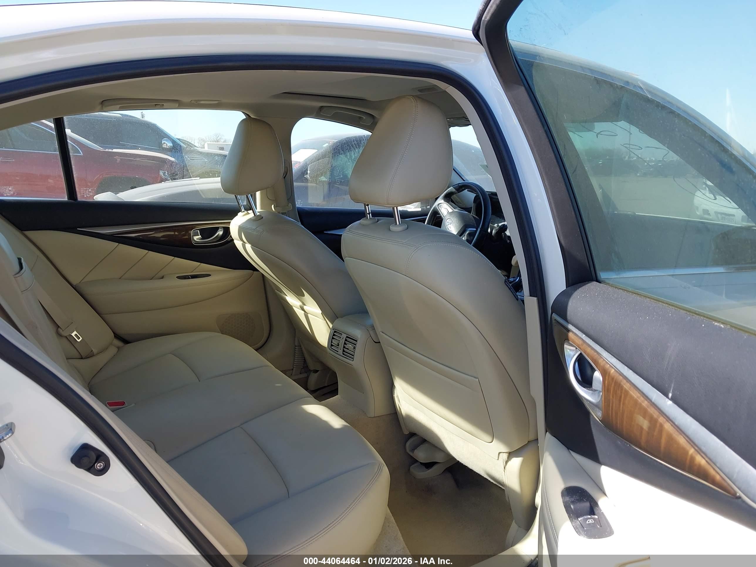 INFINITI Q50 image 8