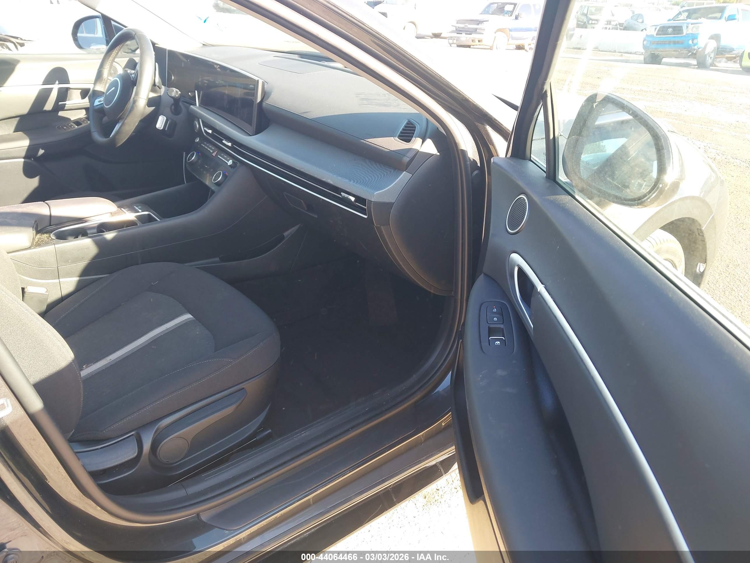 HYUNDAI SONATA image 5