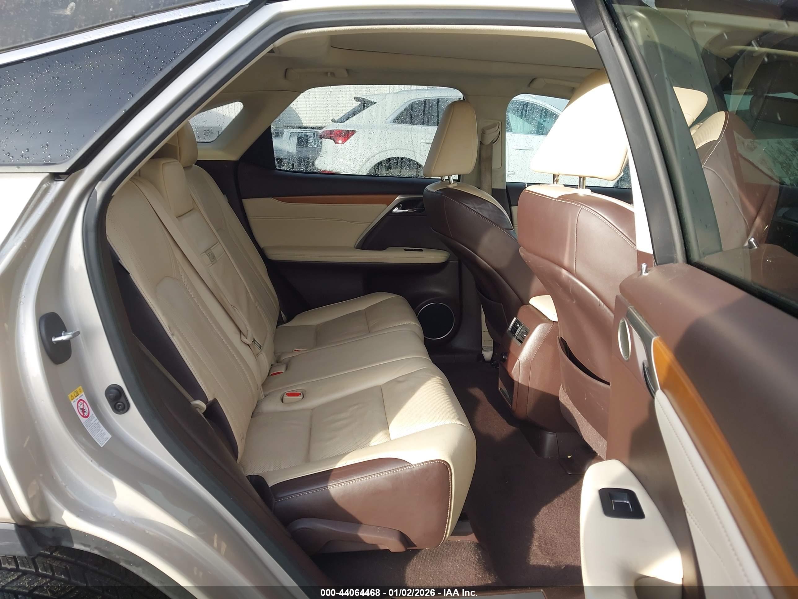 LEXUS RX image 8