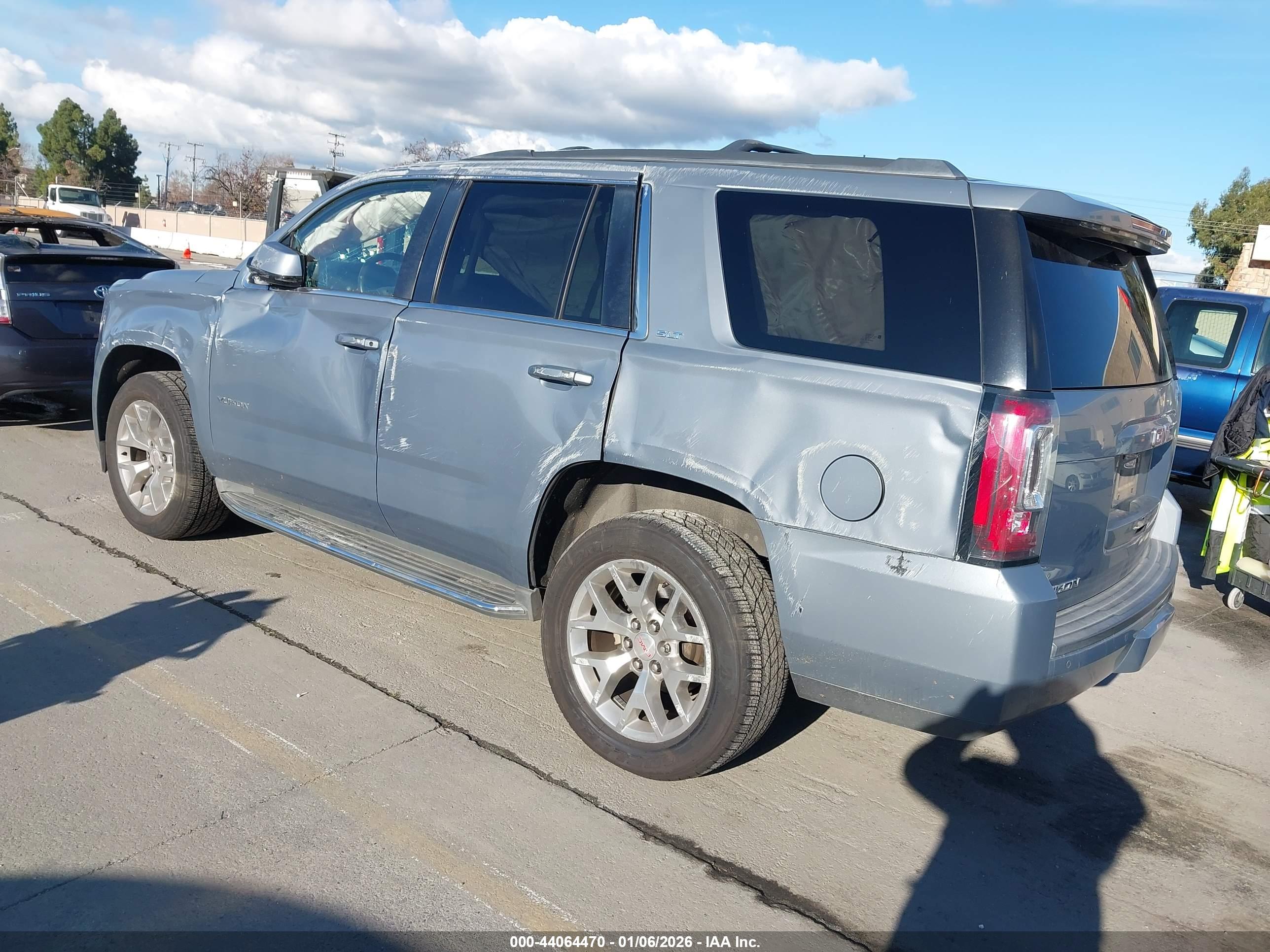 GMC YUKON image 3