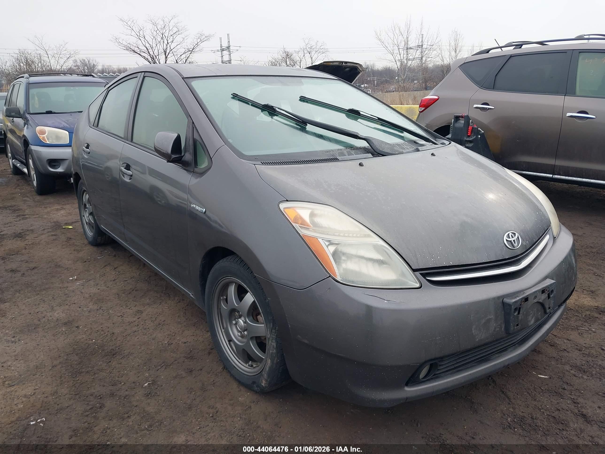 TOYOTA PRIUS image 6