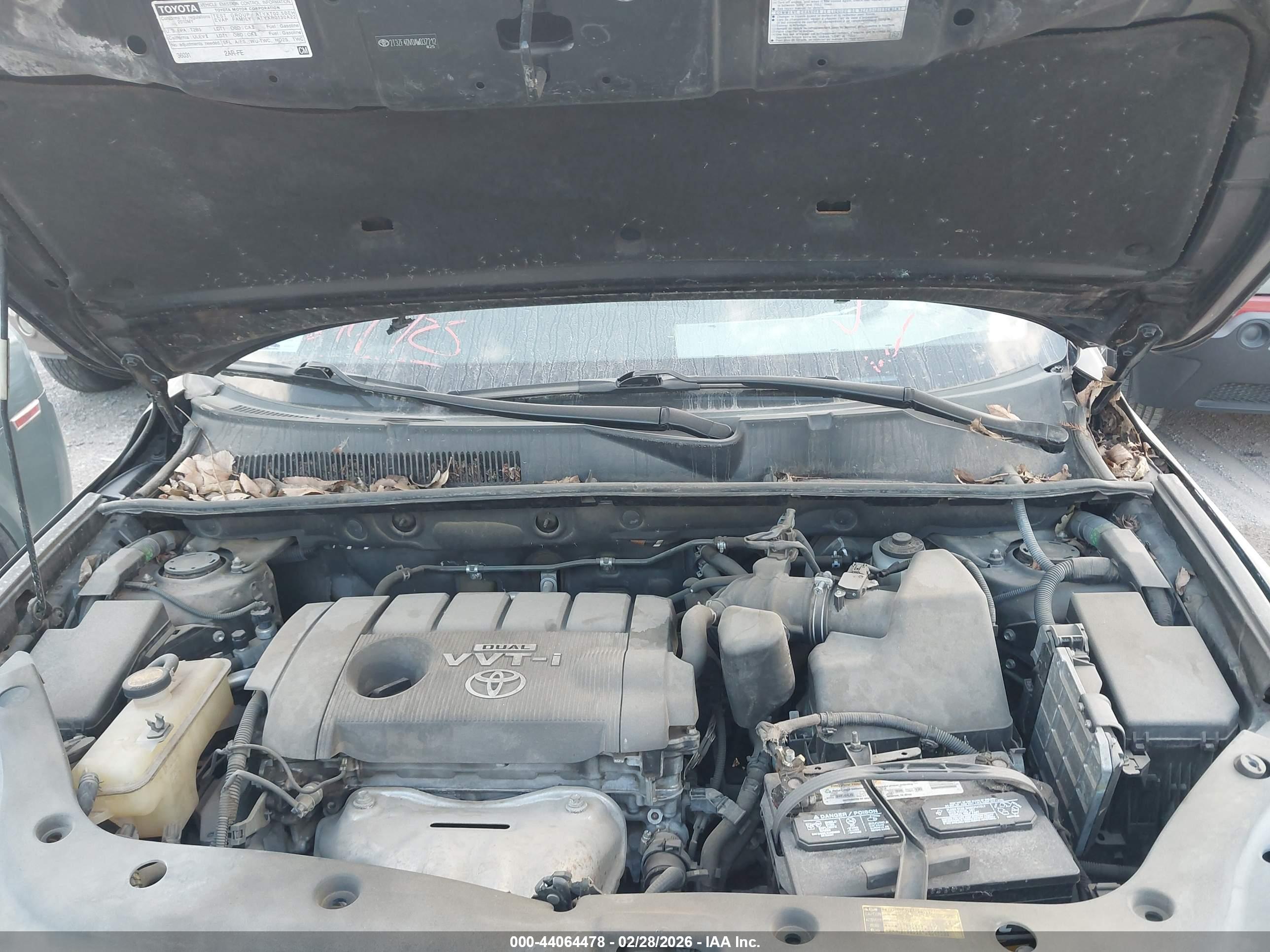 TOYOTA RAV4 image 10